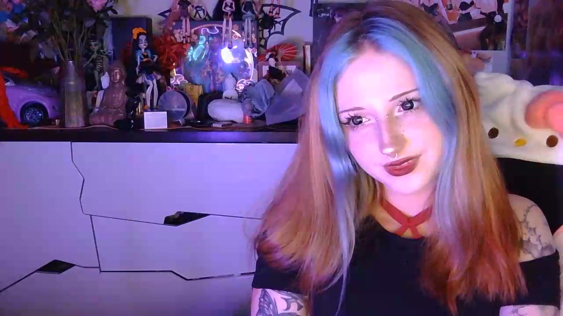 Gallery image thumbnail from VladaMoon's myfreecams stream on, 08/16/2026, 21:13 image 12 of 20