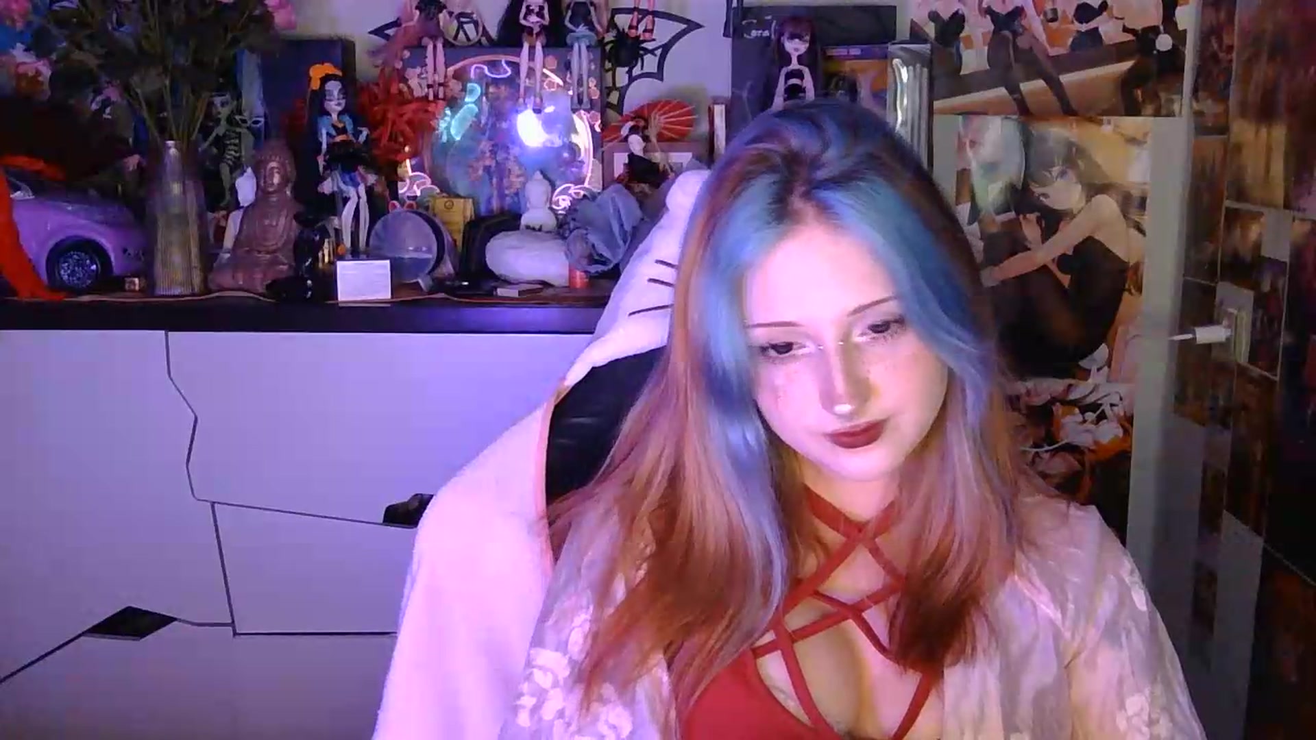 Gallery image thumbnail from VladaMoon's myfreecams stream on, 08/16/2026, 22:34 image 19 of 20