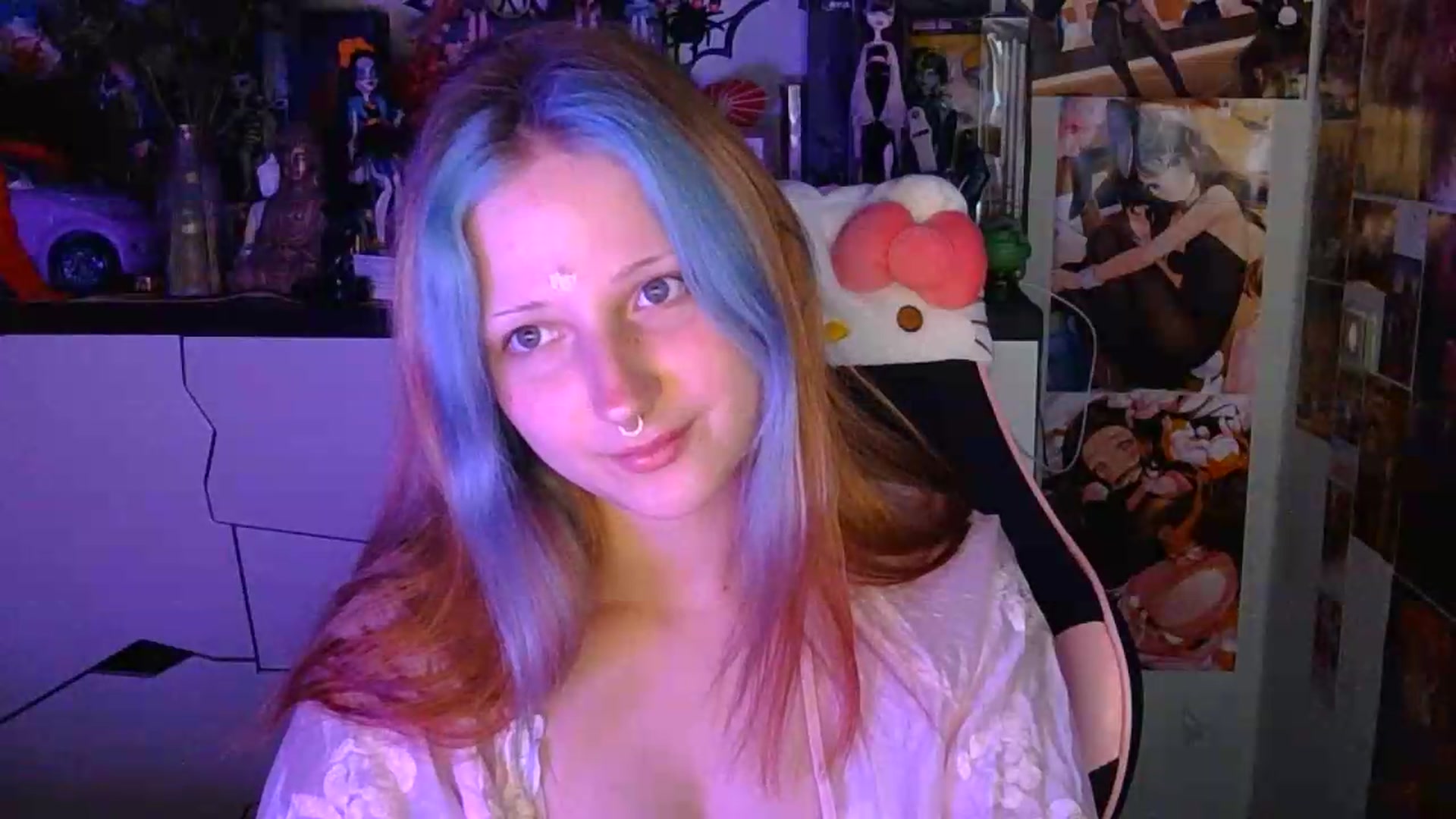 Gallery image thumbnail from VladaMoon's myfreecams stream on, 08/17/2026, 20:59 image 9 of 20