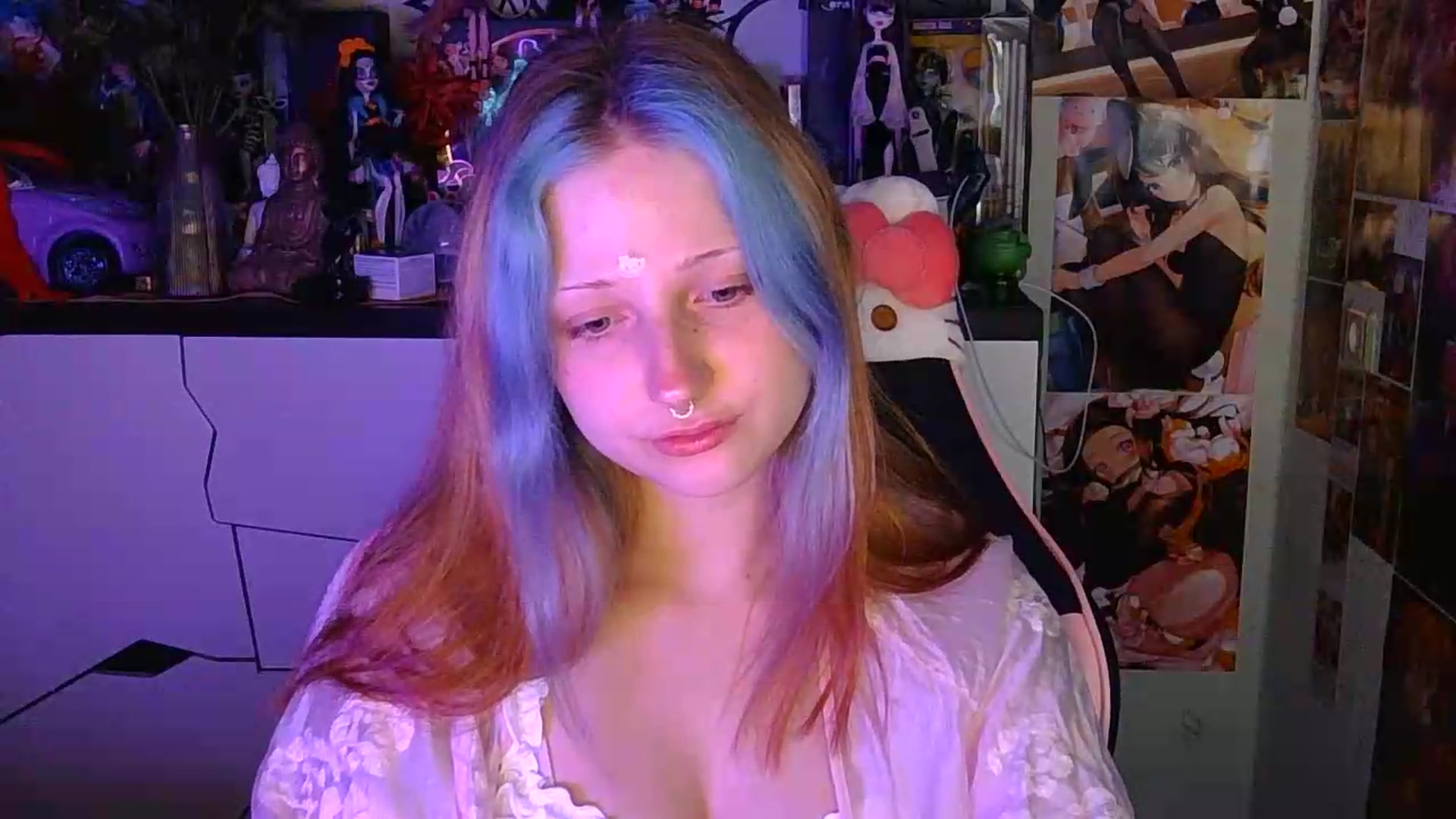 Gallery image thumbnail from VladaMoon's myfreecams stream on, 08/17/2026, 20:59 image 10 of 20