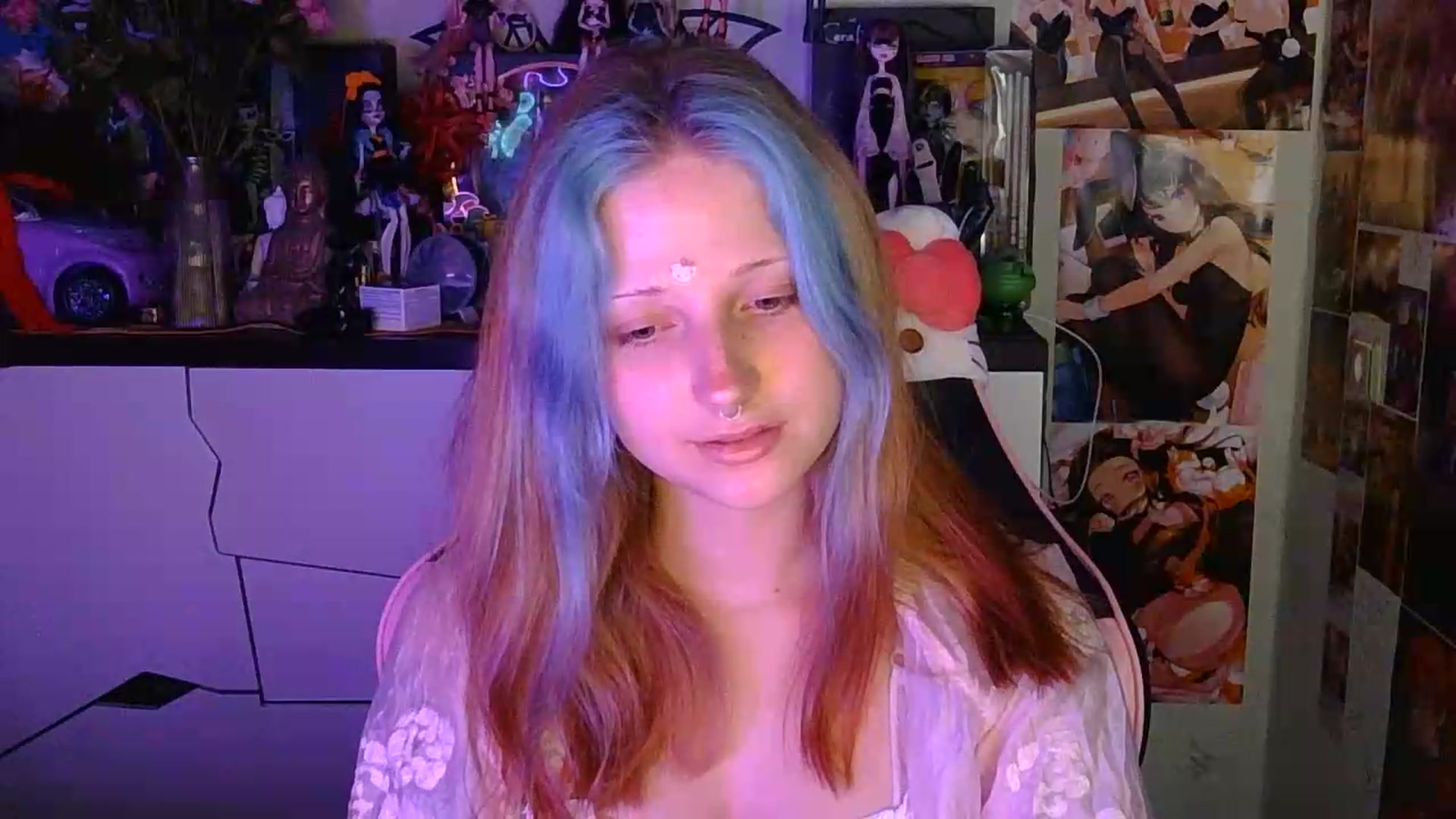 Gallery image thumbnail from VladaMoon's myfreecams stream on, 08/17/2026, 22:03 image 9 of 20