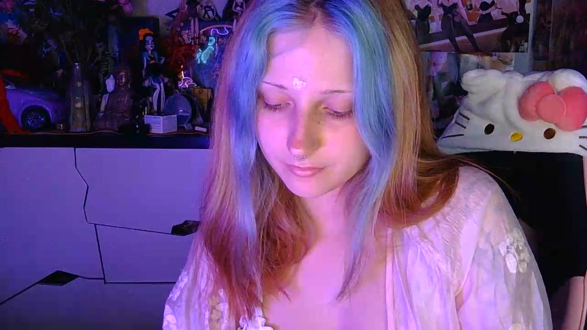 Gallery image thumbnail from VladaMoon's myfreecams stream on, 08/17/2026, 22:03 image 14 of 20