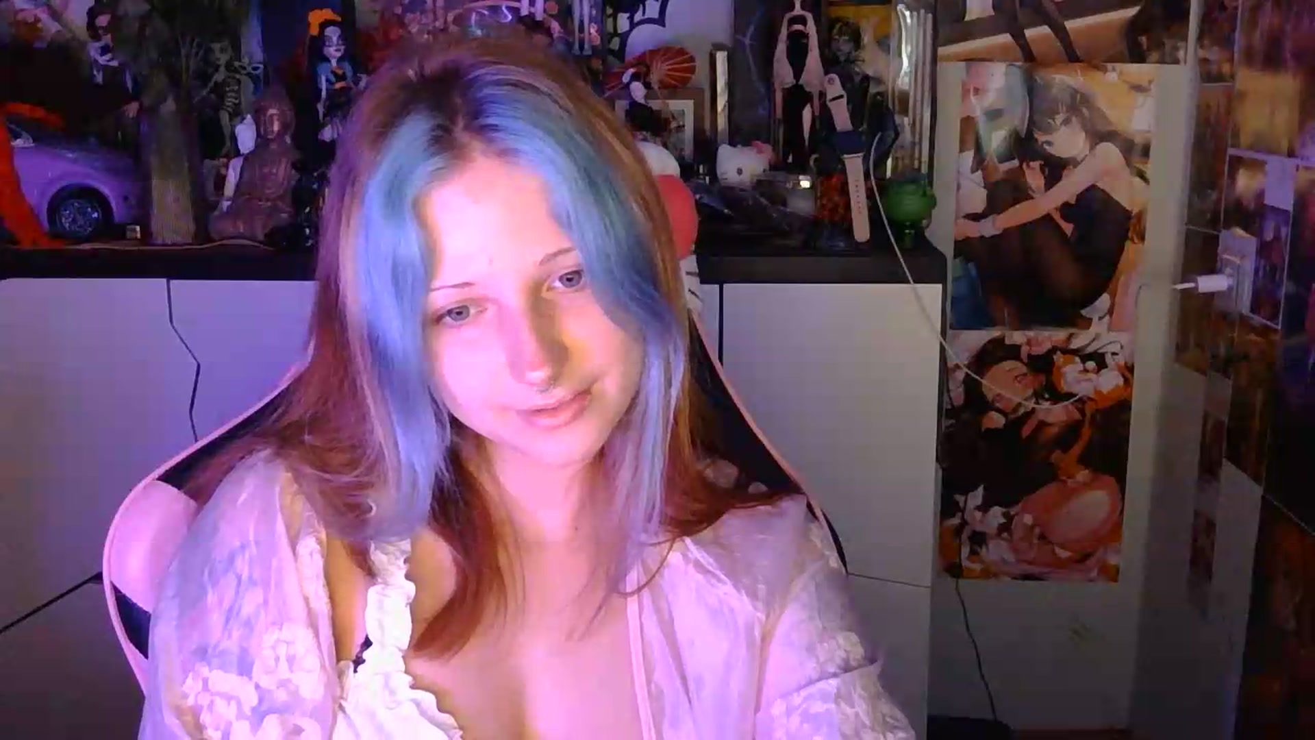 Gallery image thumbnail from VladaMoon's myfreecams stream on, 08/18/2026, 17:31 image 14 of 20