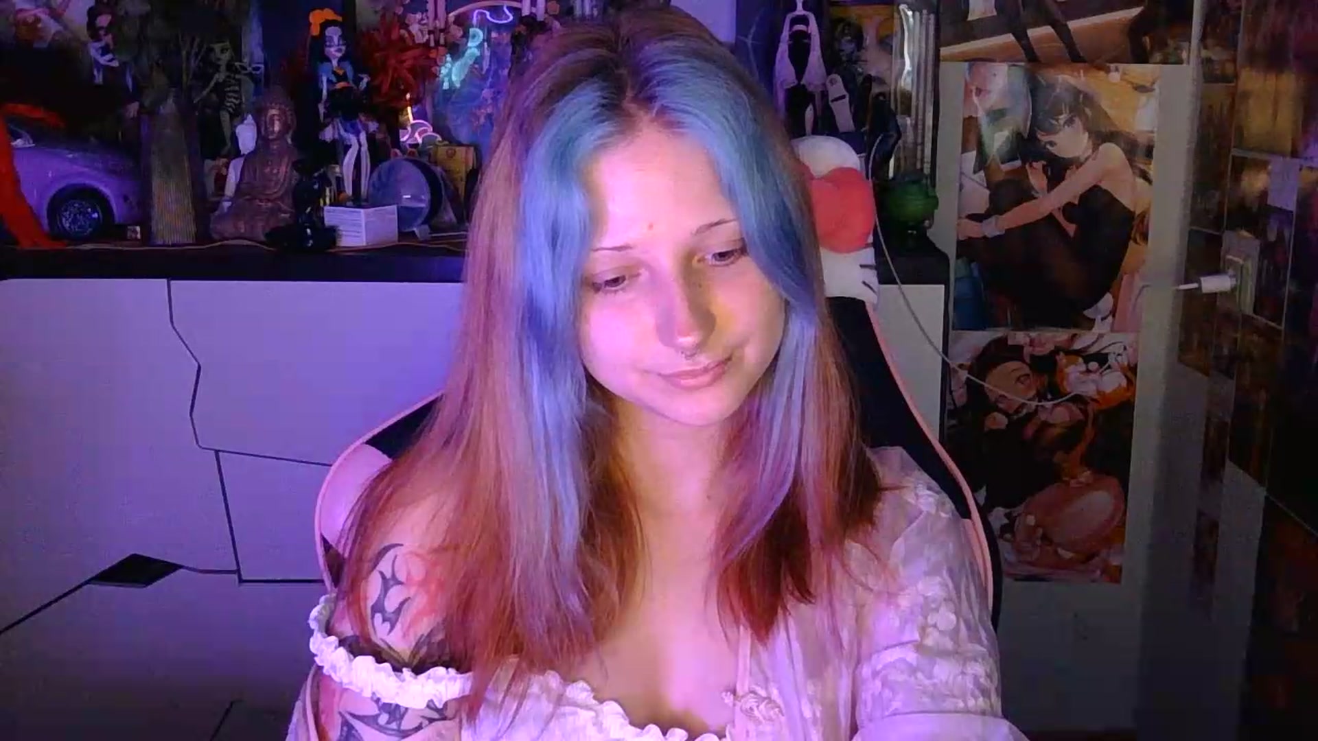 Gallery image thumbnail from VladaMoon's myfreecams stream on, 08/18/2026, 18:20 image 16 of 20