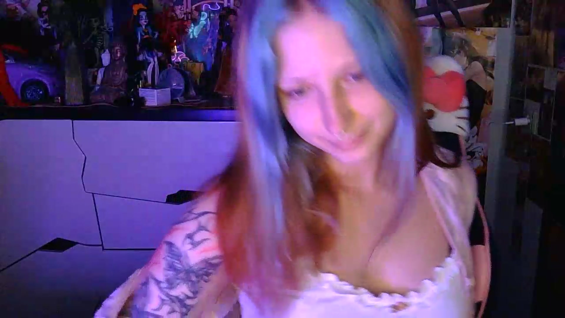 Gallery image thumbnail from VladaMoon's myfreecams stream on, 08/18/2026, 18:20 image 5 of 20