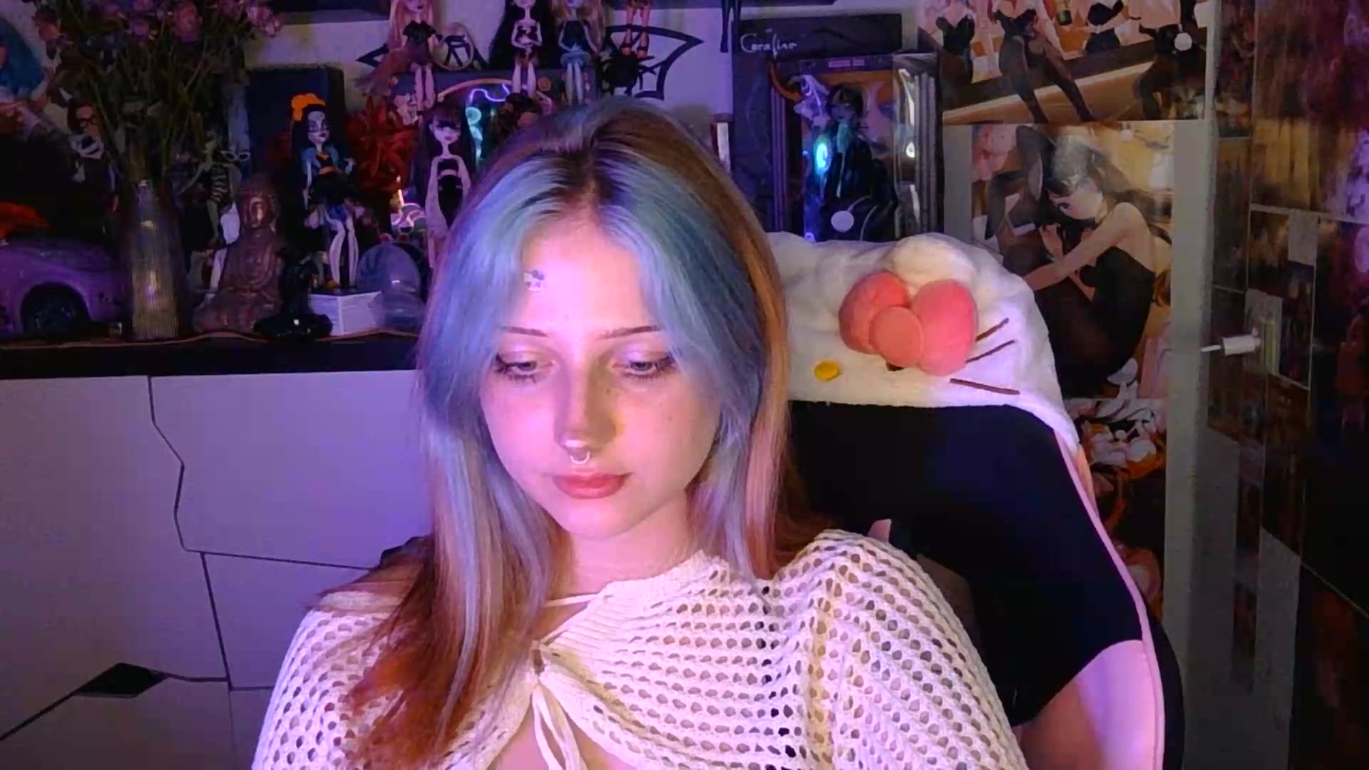 Gallery image thumbnail from VladaMoon's myfreecams stream on, 08/25/2026, 21:29 image 18 of 20