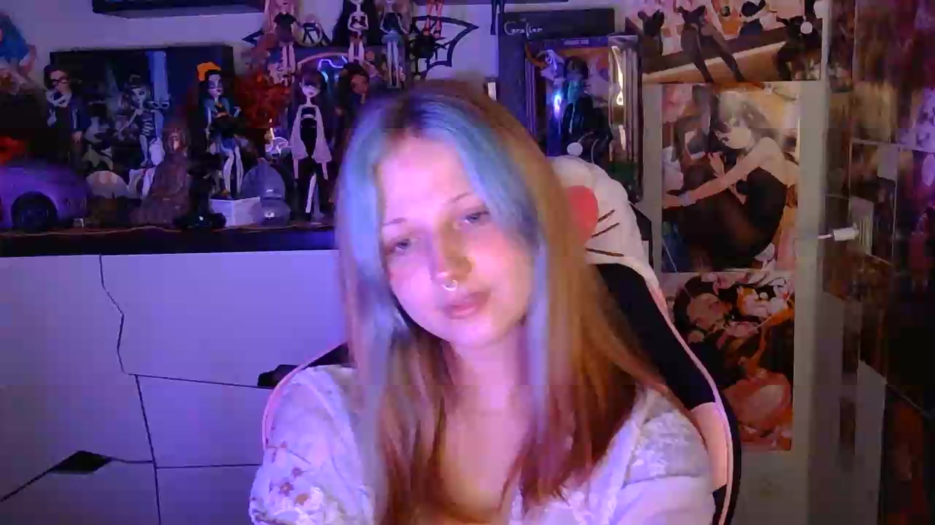 Gallery image thumbnail from VladaMoon's myfreecams stream on, 08/26/2026, 21:14 image 1 of 20