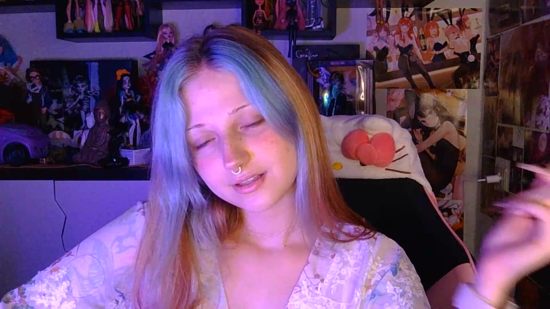Gallery image thumbnail from VladaMoon's myfreecams stream on, 08/26/2026, 21:14 image 14 of 20