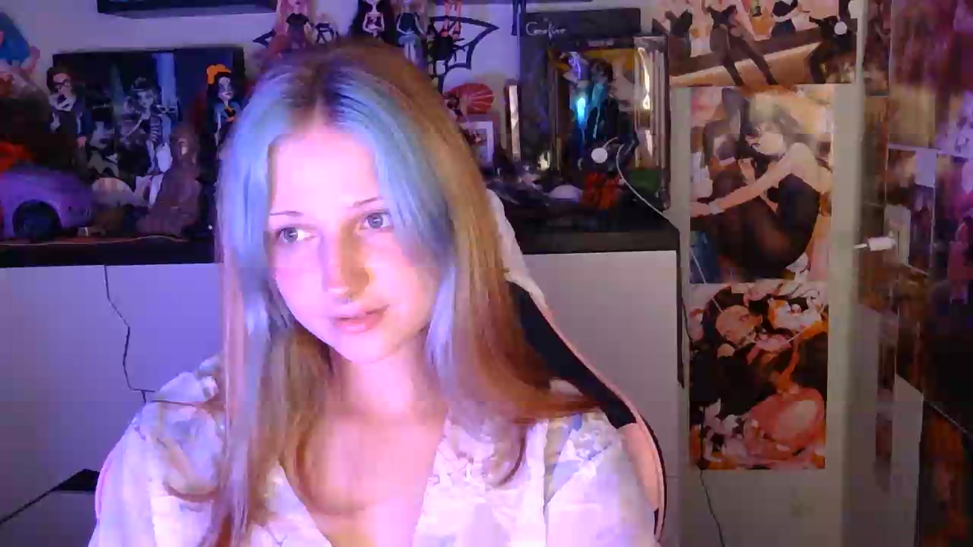 Gallery image thumbnail from VladaMoon's myfreecams stream on, 08/26/2026, 21:14 image 4 of 20