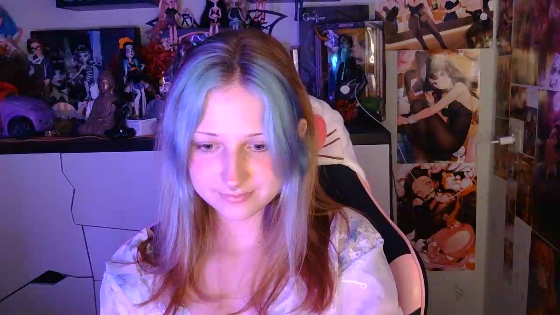 Gallery image thumbnail from VladaMoon's myfreecams stream on, 08/26/2026, 21:14 image 6 of 20
