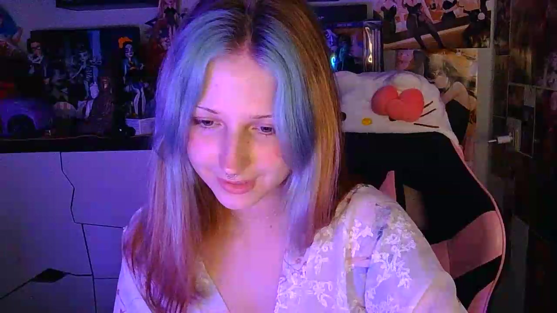 Gallery image thumbnail from VladaMoon's myfreecams stream on, 08/26/2026, 21:14 image 9 of 20