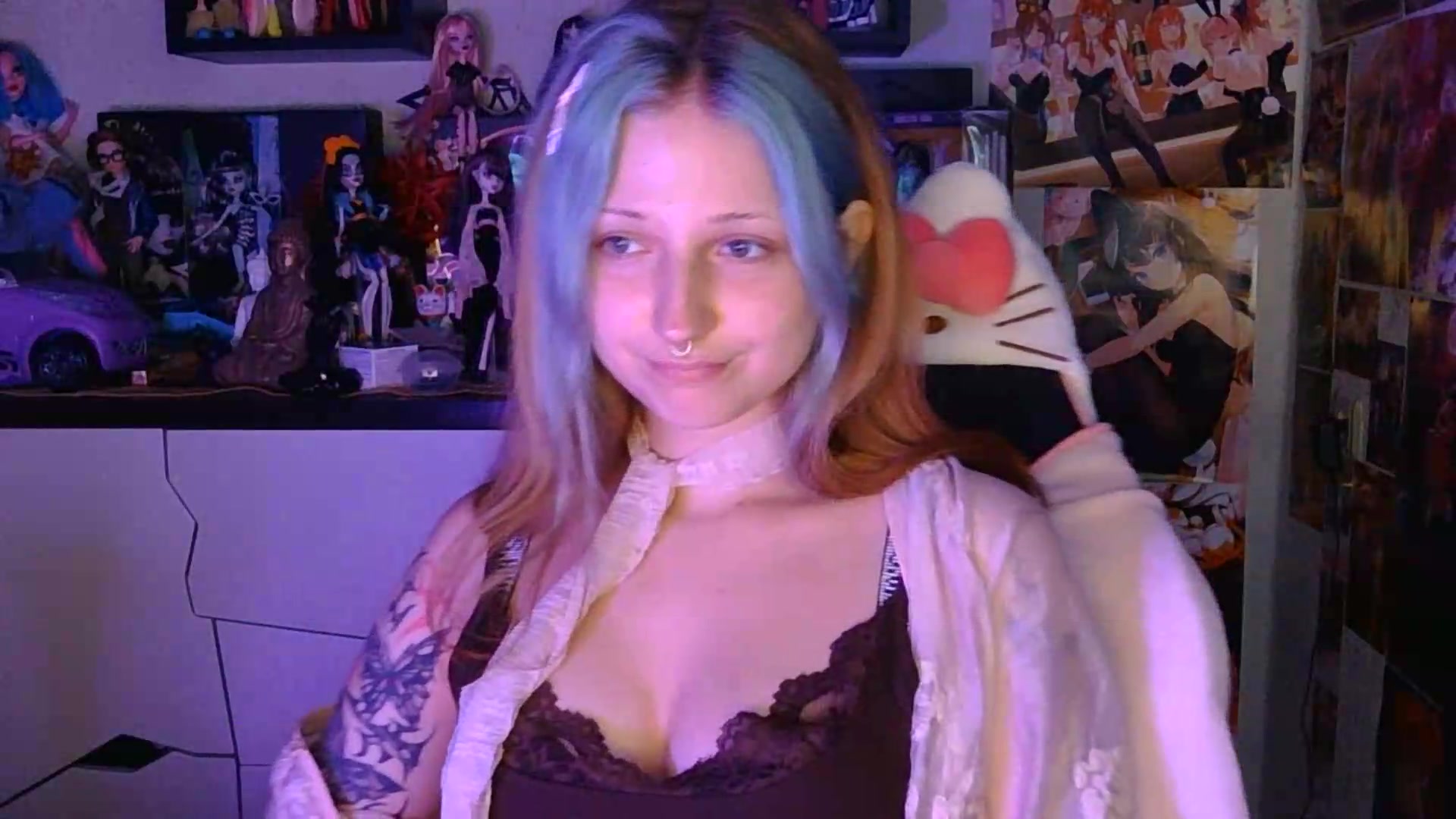 Gallery image thumbnail from VladaMoon's myfreecams stream on, 08/27/2026, 17:22 image 17 of 20
