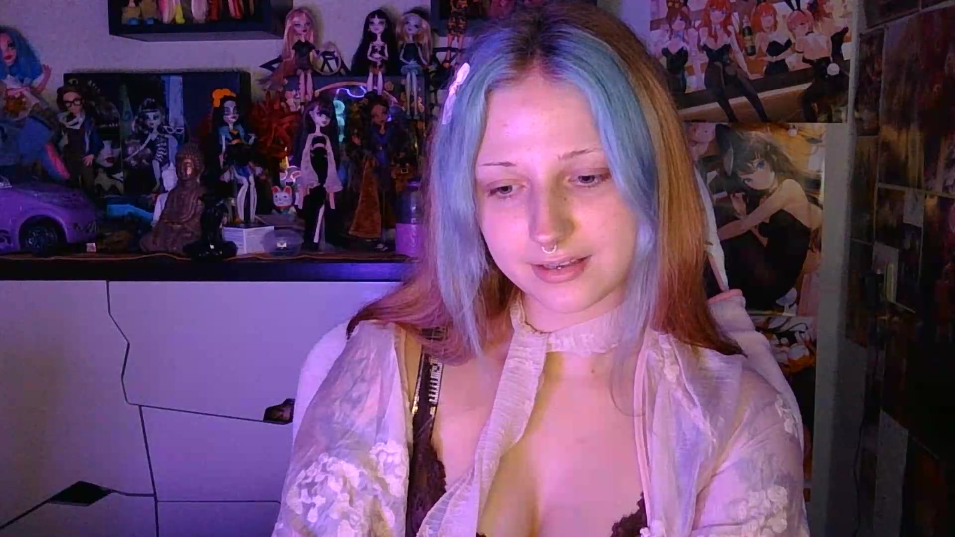 Gallery image thumbnail from VladaMoon's myfreecams stream on, 08/27/2026, 17:22 image 14 of 20