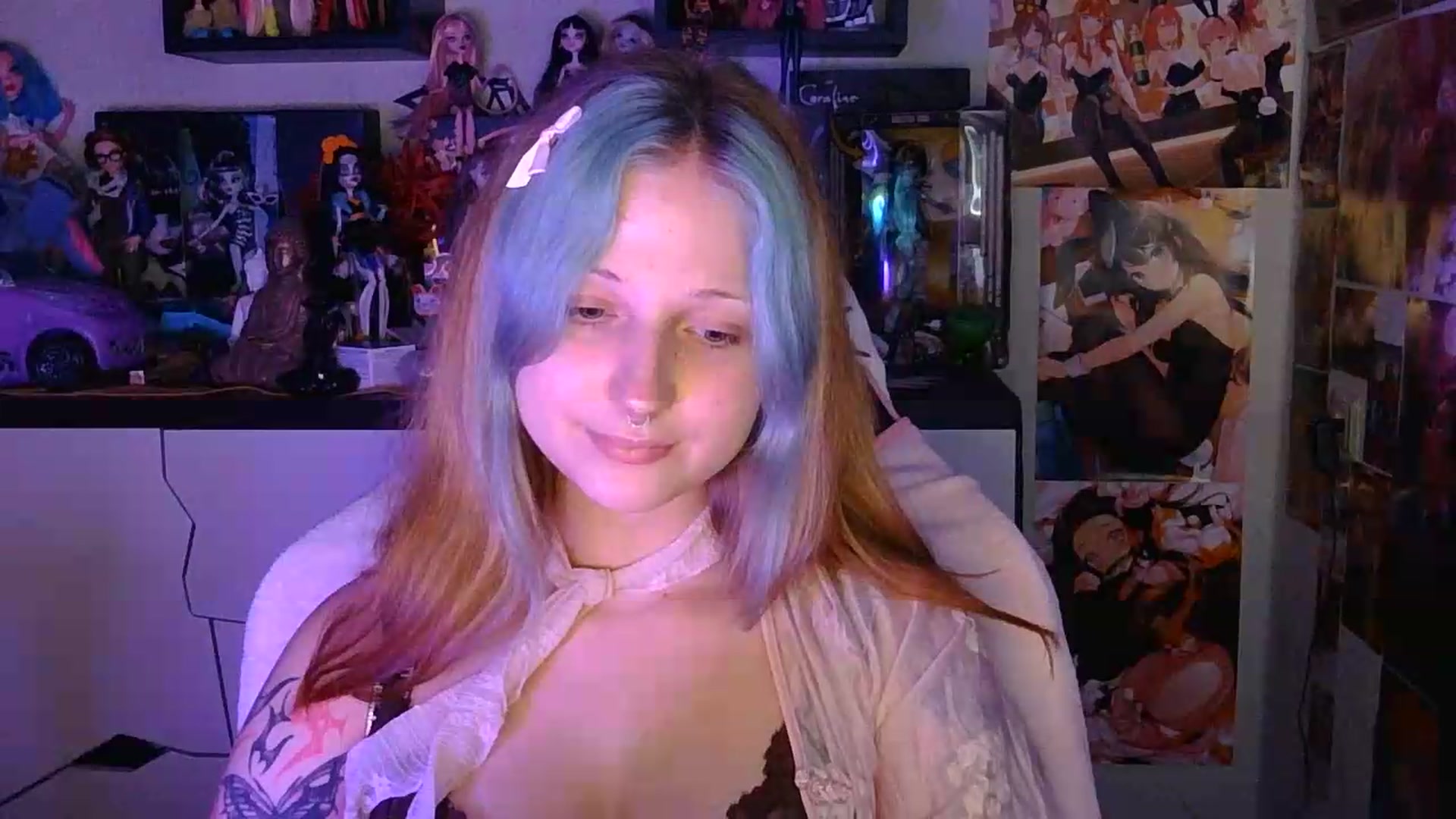 Gallery image thumbnail from VladaMoon's myfreecams stream on, 08/27/2026, 18:51 image 16 of 20