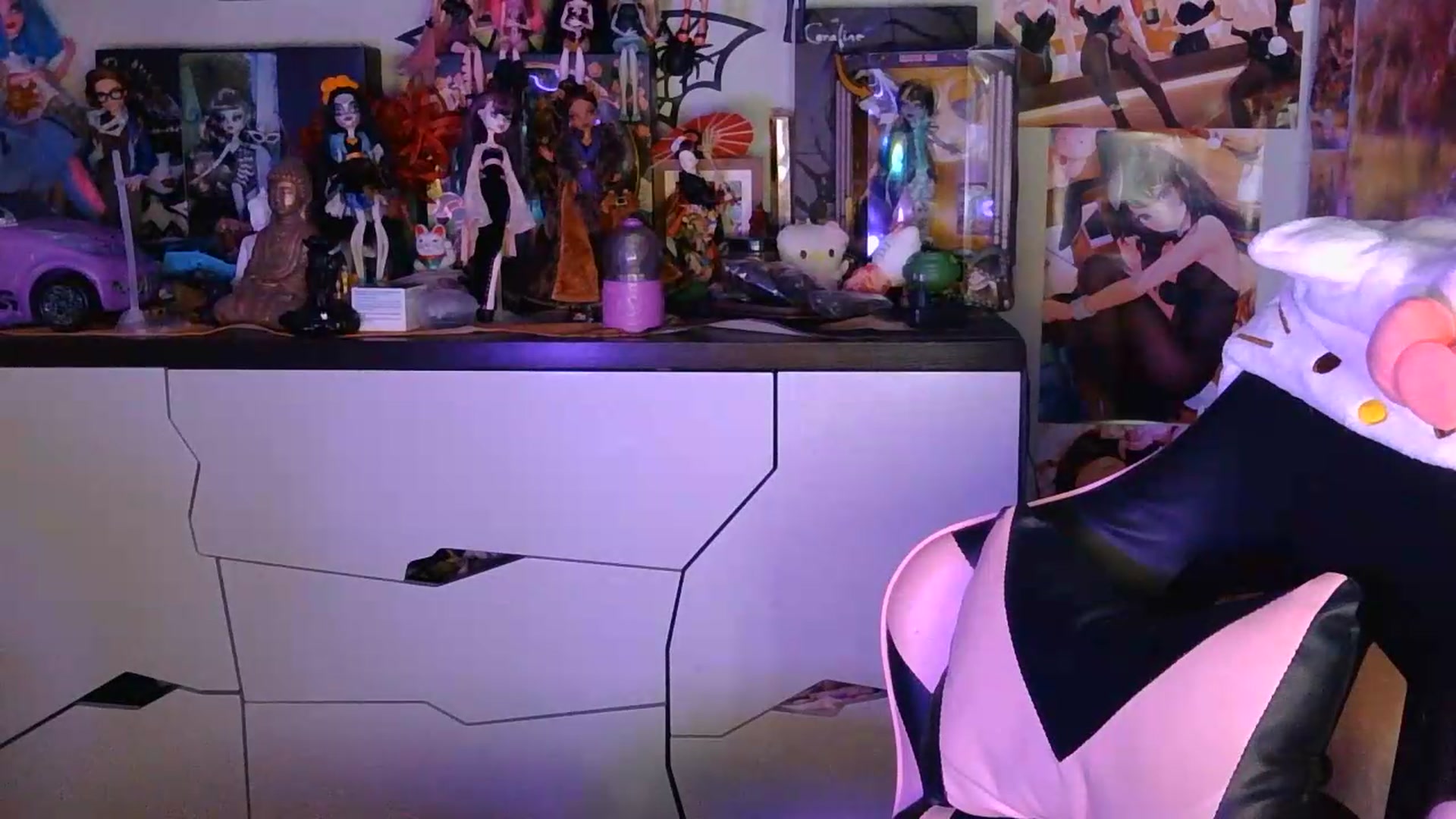 Gallery image thumbnail from VladaMoon's myfreecams stream on, 08/31/2026, 16:52 image 5 of 20
