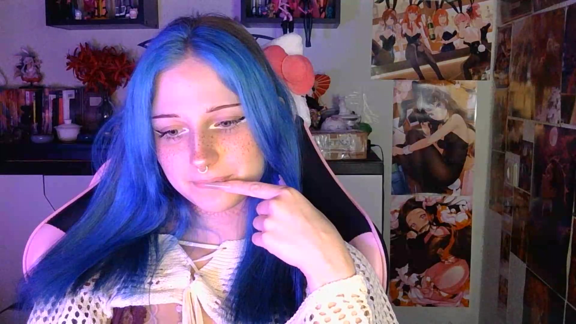 Gallery image thumbnail from VladaMoon's myfreecams stream on, 09/08/2026, 17:57 image 10 of 20