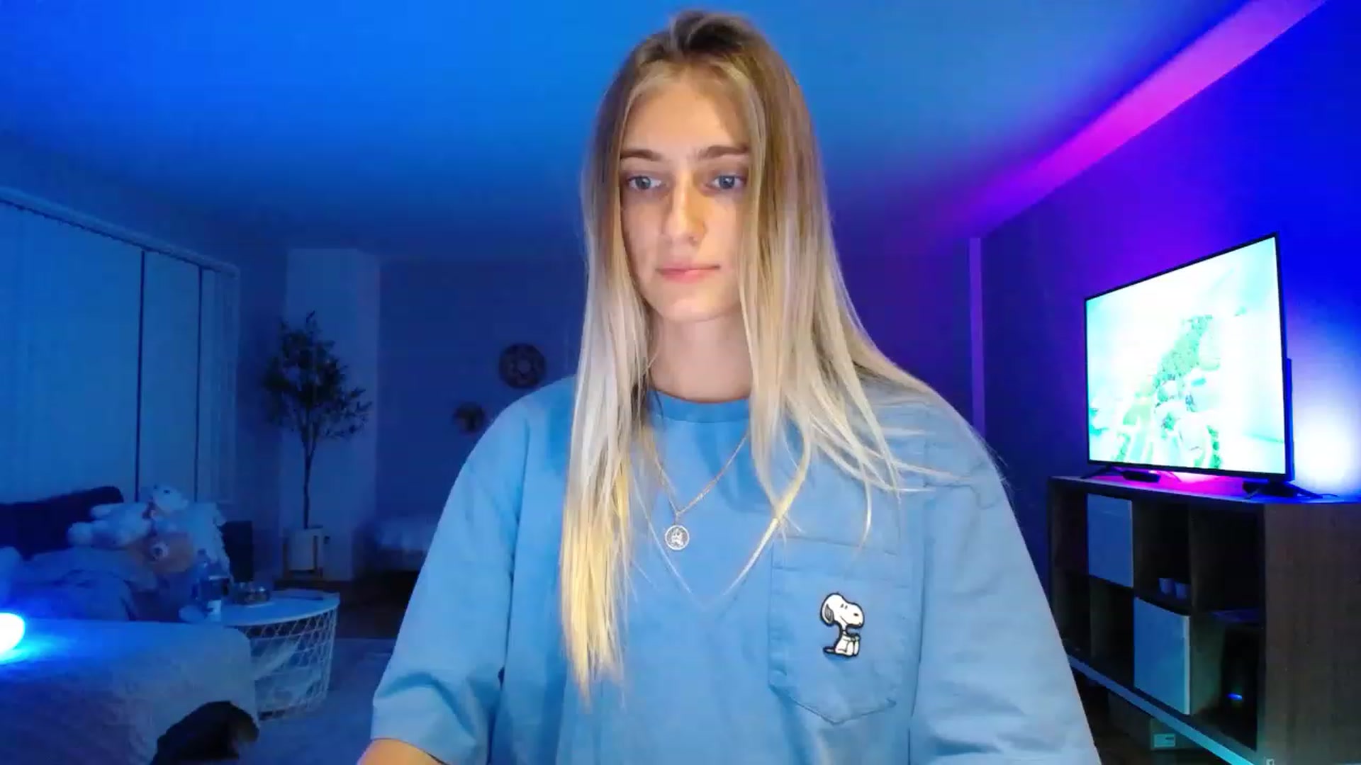 Gallery image thumbnail from Vodka_Queen's myfreecams stream on, 12/01/2022, 08:13 image 17 of 20