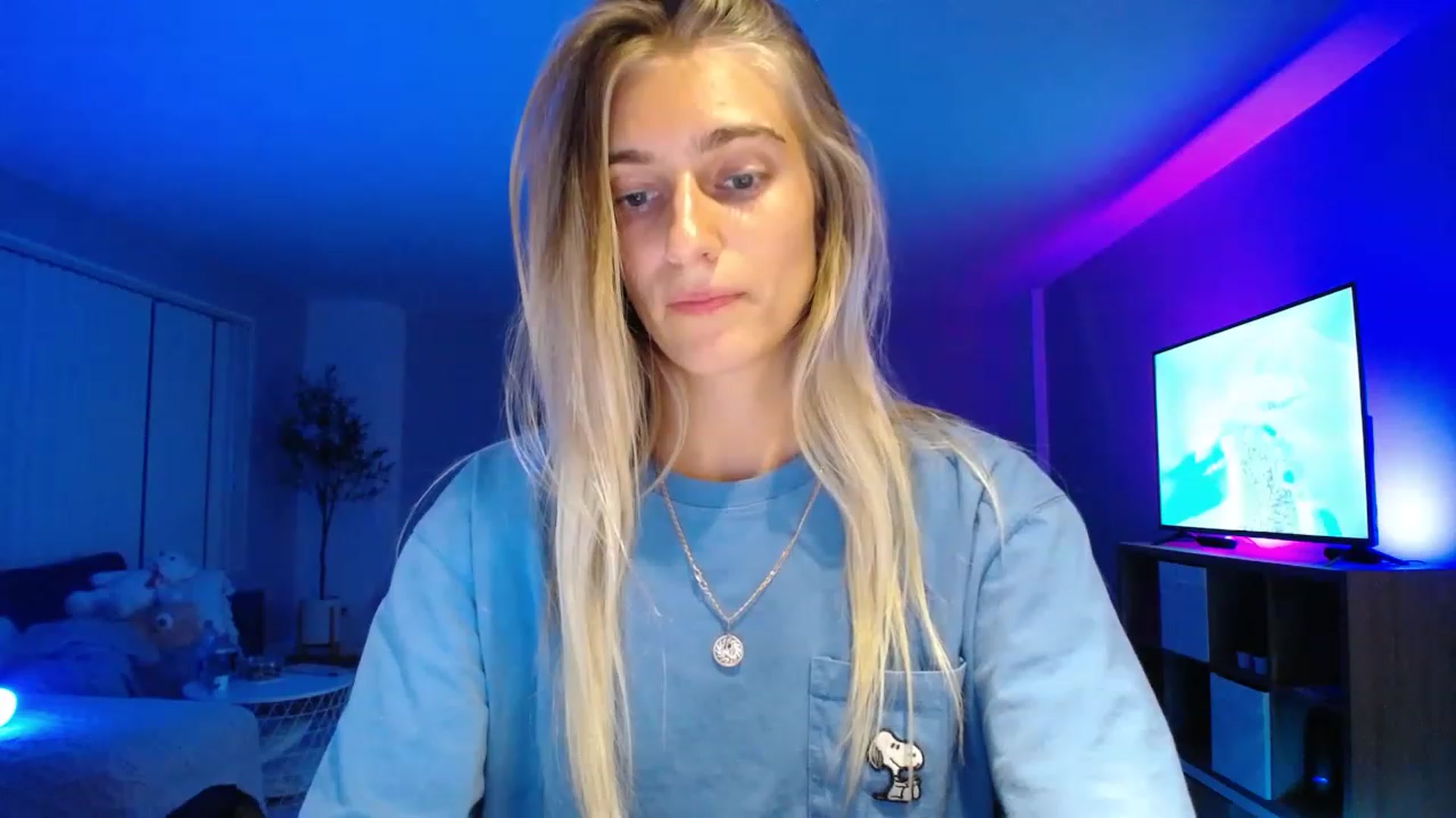 Gallery image thumbnail from Vodka_Queen's myfreecams stream on, 12/01/2022, 08:13 image 19 of 20