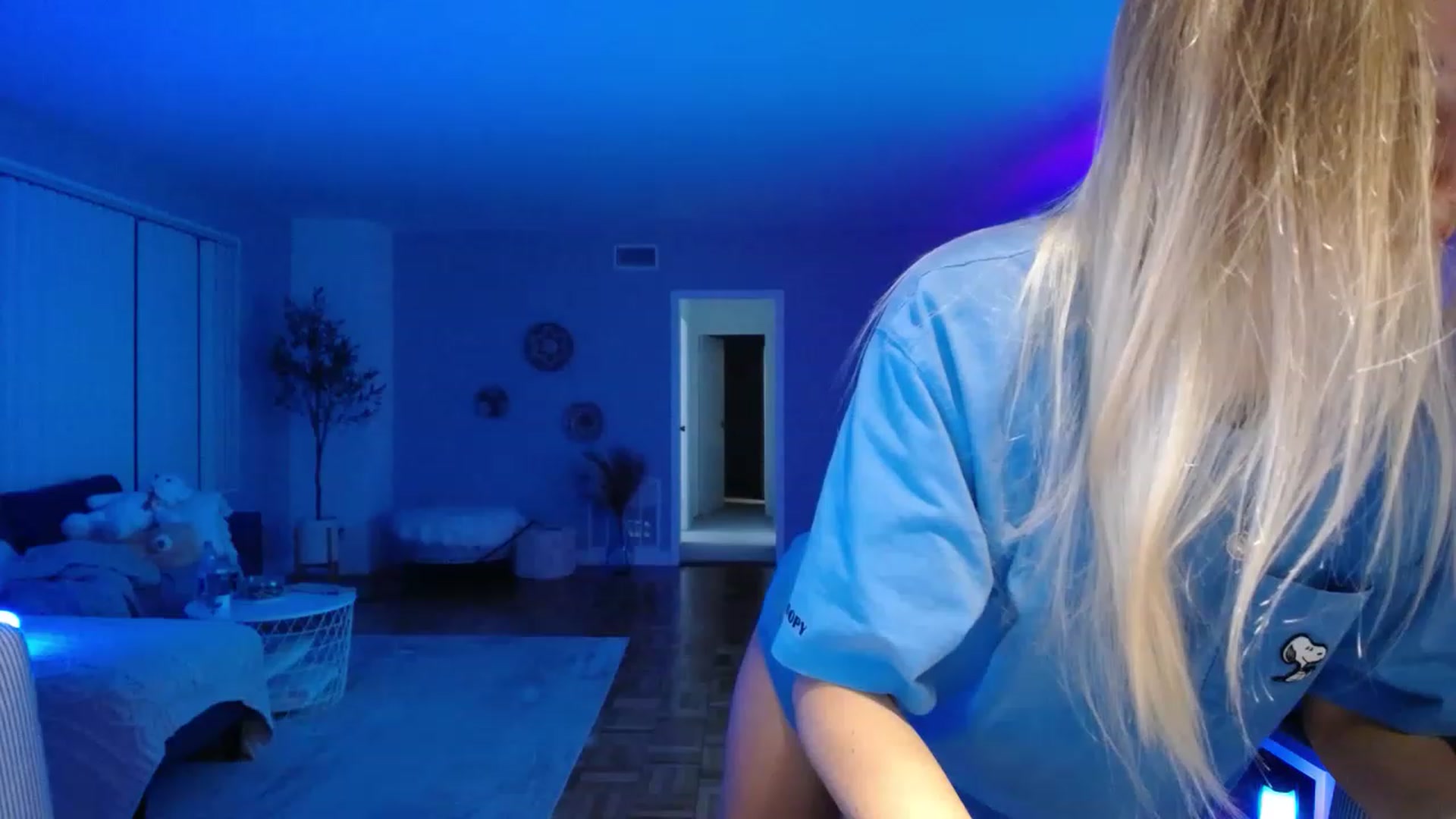Gallery image thumbnail from Vodka_Queen's myfreecams stream on, 12/01/2022, 08:13 image 1 of 20