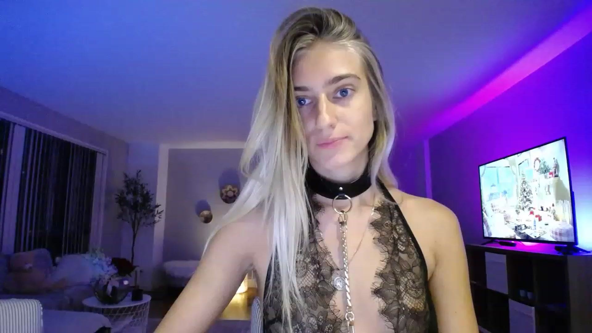 Gallery image thumbnail from Vodka_Queen's myfreecams stream on, 12/18/2022, 05:22 image 7 of 20