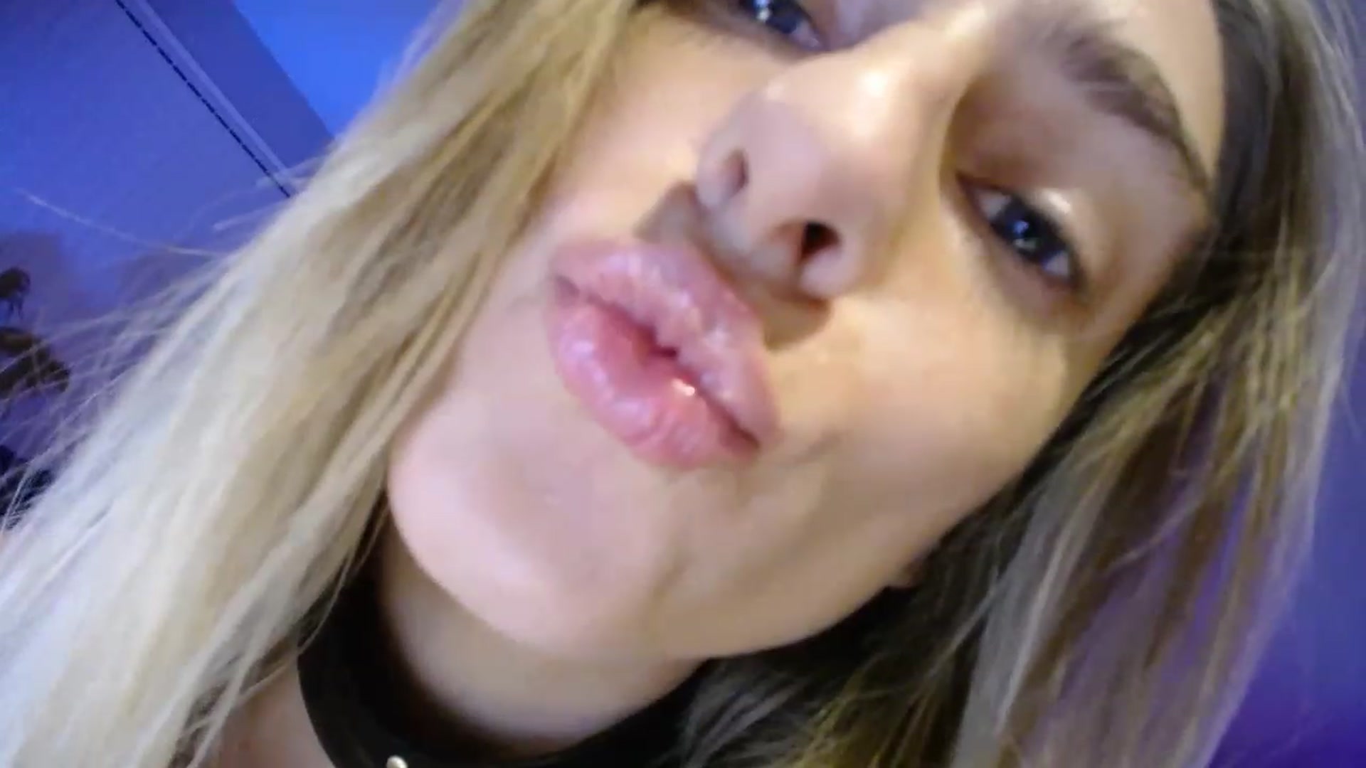 Gallery image thumbnail from Vodka_Queen's myfreecams stream on, 12/18/2022, 05:22 image 19 of 20
