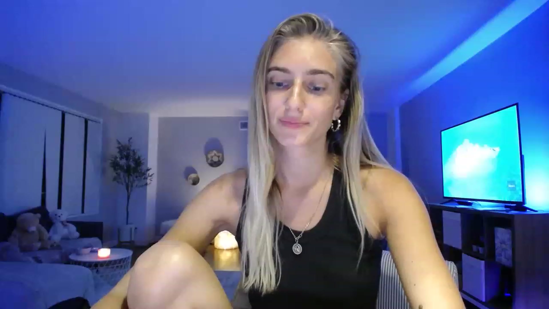 Gallery image thumbnail from Vodka_Queen's myfreecams stream on, 02/11/2023, 08:17 image 17 of 20