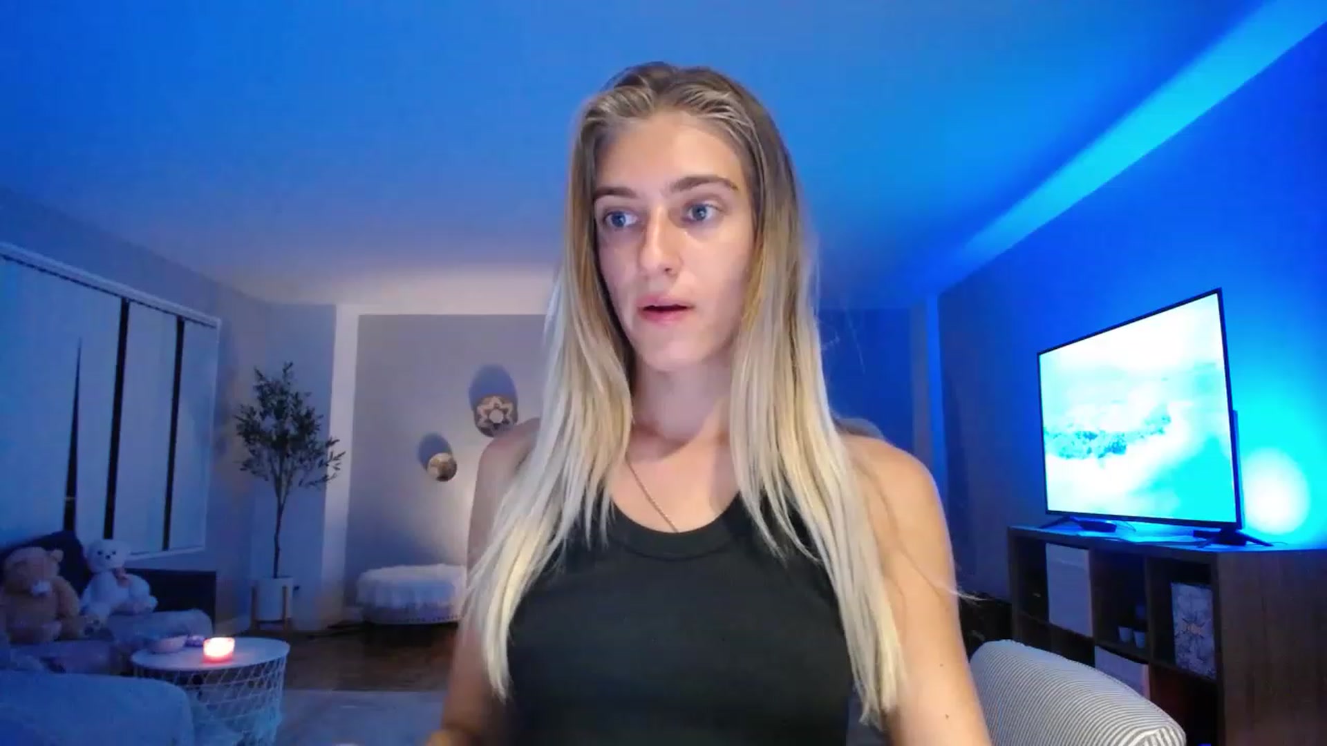 Gallery image thumbnail from Vodka_Queen's myfreecams stream on, 02/11/2023, 08:17 image 4 of 20