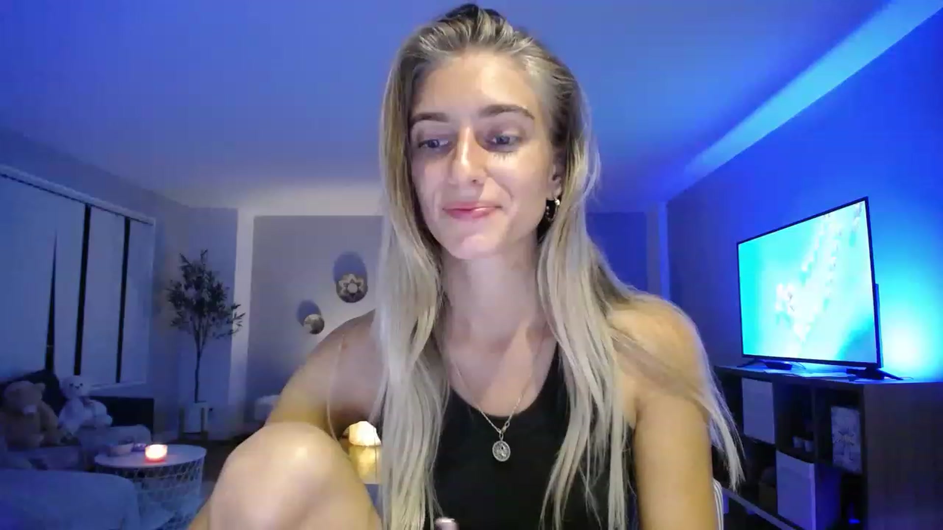 Gallery image thumbnail from Vodka_Queen's myfreecams stream on, 02/11/2023, 08:17 image 8 of 20