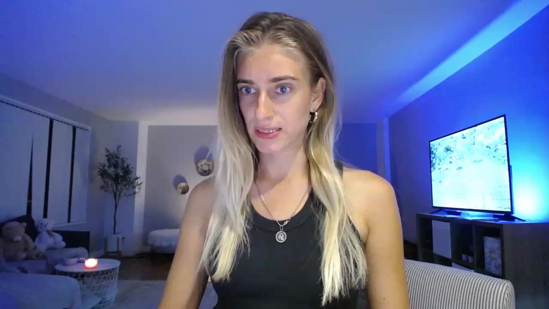 Gallery image thumbnail from Vodka_Queen's myfreecams stream on, 02/11/2023, 08:17 image 3 of 20