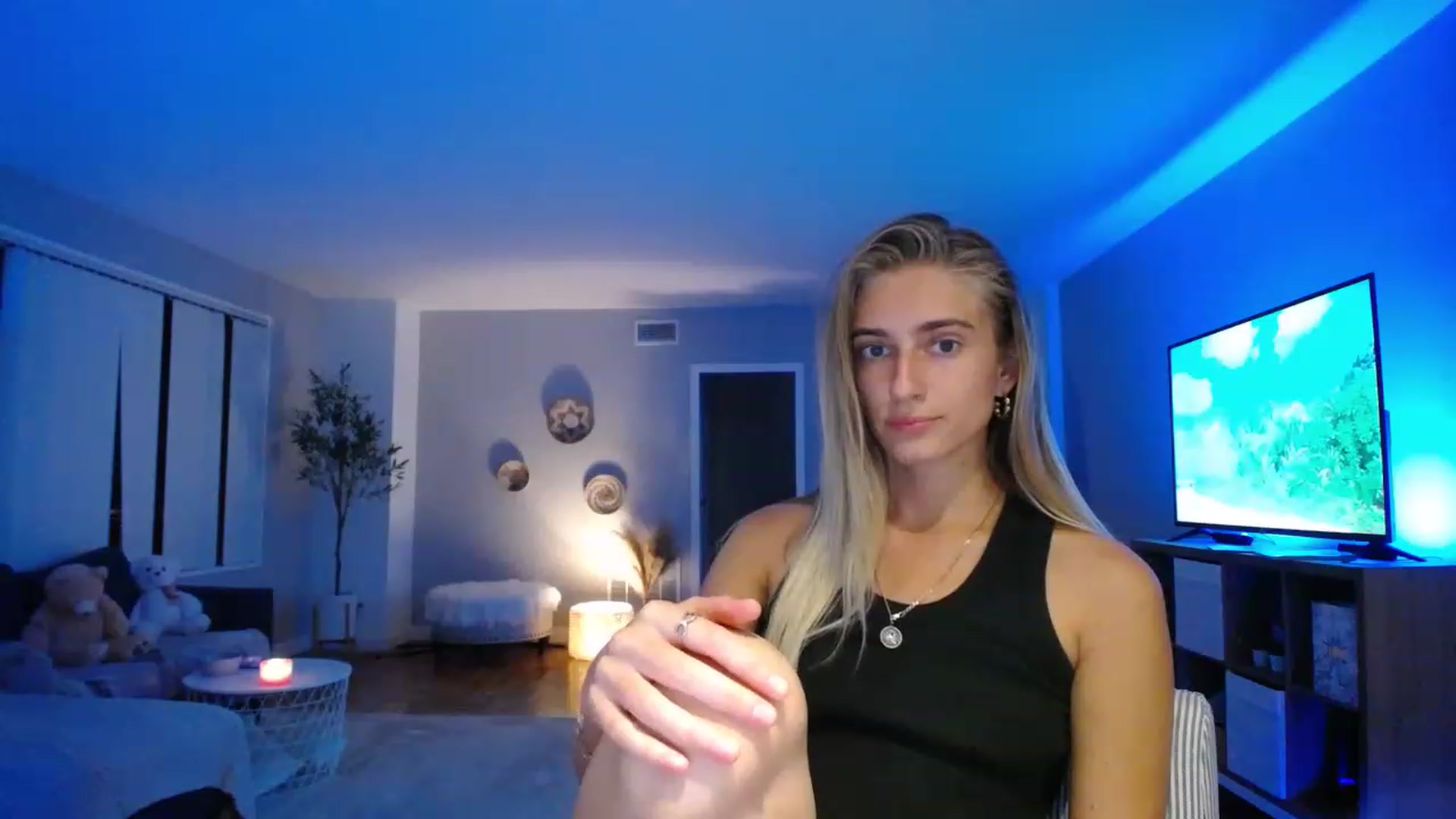 Gallery image thumbnail from Vodka_Queen's myfreecams stream on, 02/11/2023, 08:17 image 18 of 20