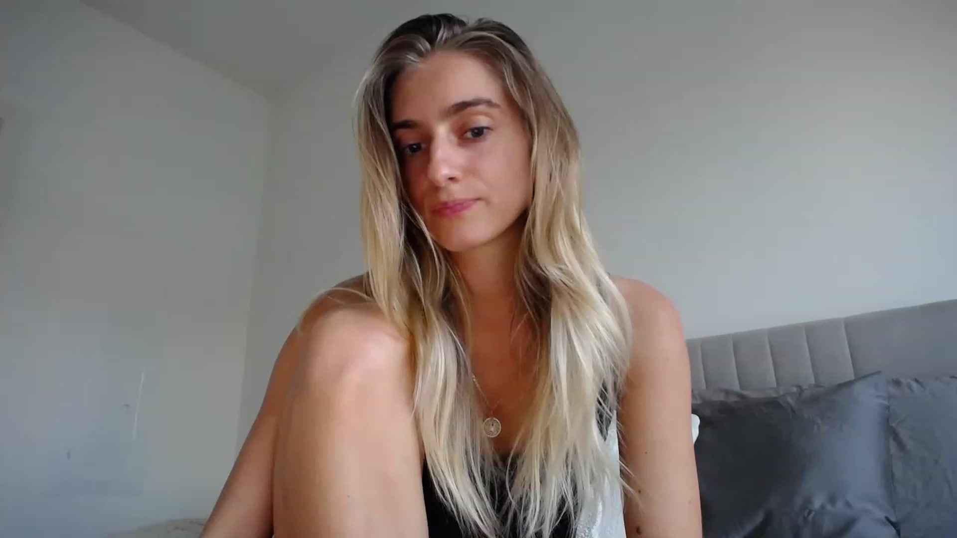 Gallery image thumbnail from Vodka_Queen's myfreecams stream on, 03/02/2023, 01:59 image 18 of 20