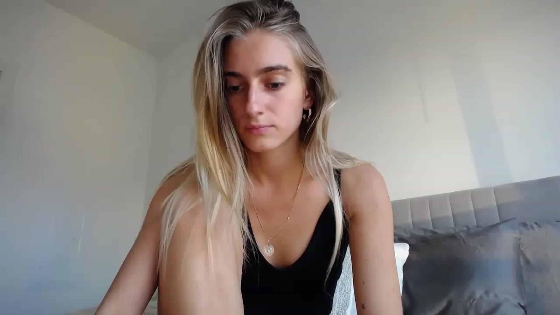 Gallery image thumbnail from Vodka_Queen's myfreecams stream on, 03/02/2023, 01:59 image 16 of 20