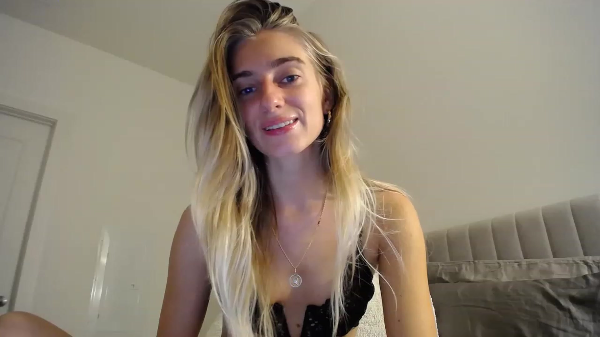 Gallery image thumbnail from Vodka_Queen's myfreecams stream on, 03/02/2023, 06:58 image 11 of 20