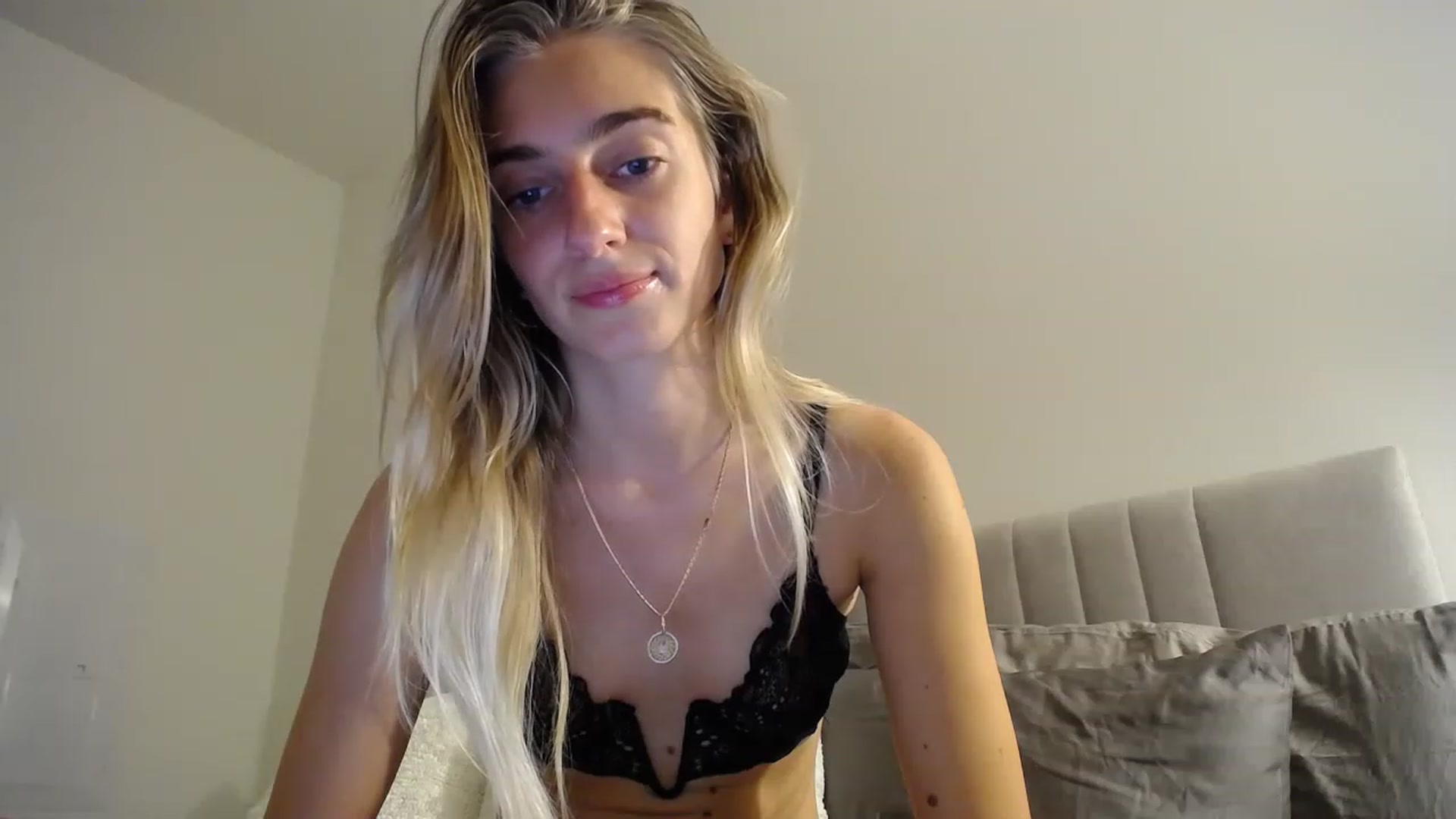 Gallery image thumbnail from Vodka_Queen's myfreecams stream on, 03/02/2023, 06:58 image 19 of 20