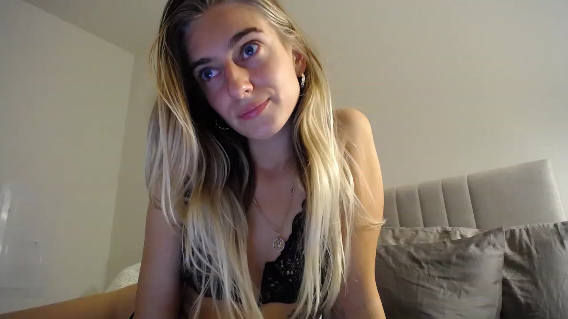 Gallery image thumbnail from Vodka_Queen's myfreecams stream on, 03/02/2023, 07:43 image 6 of 20