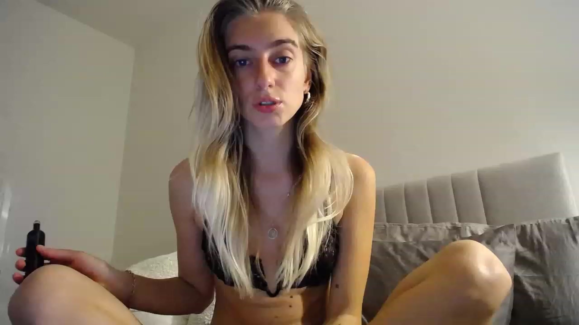 Gallery image thumbnail from Vodka_Queen's myfreecams stream on, 03/02/2023, 07:43 image 2 of 20