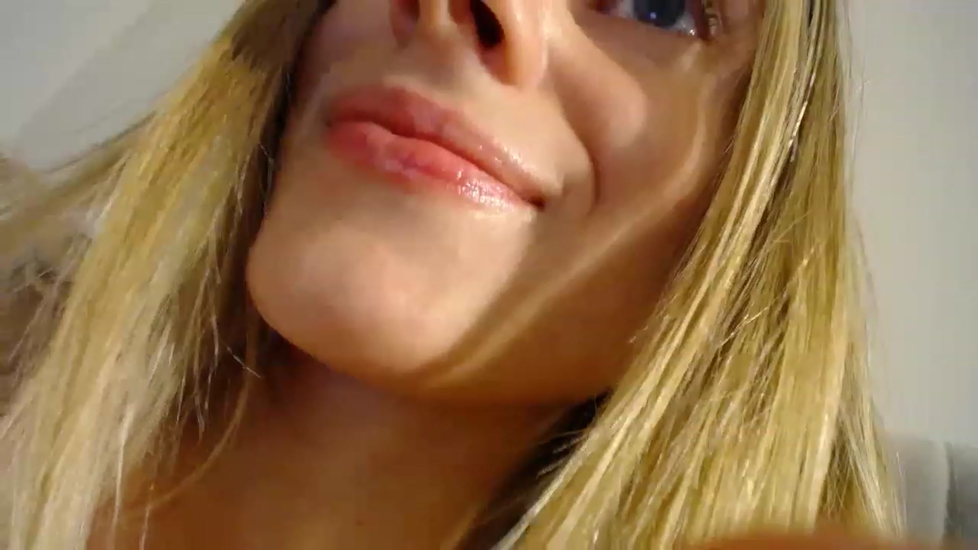 Gallery image thumbnail from Vodka_Queen's myfreecams stream on, 03/03/2023, 04:54 image 16 of 20
