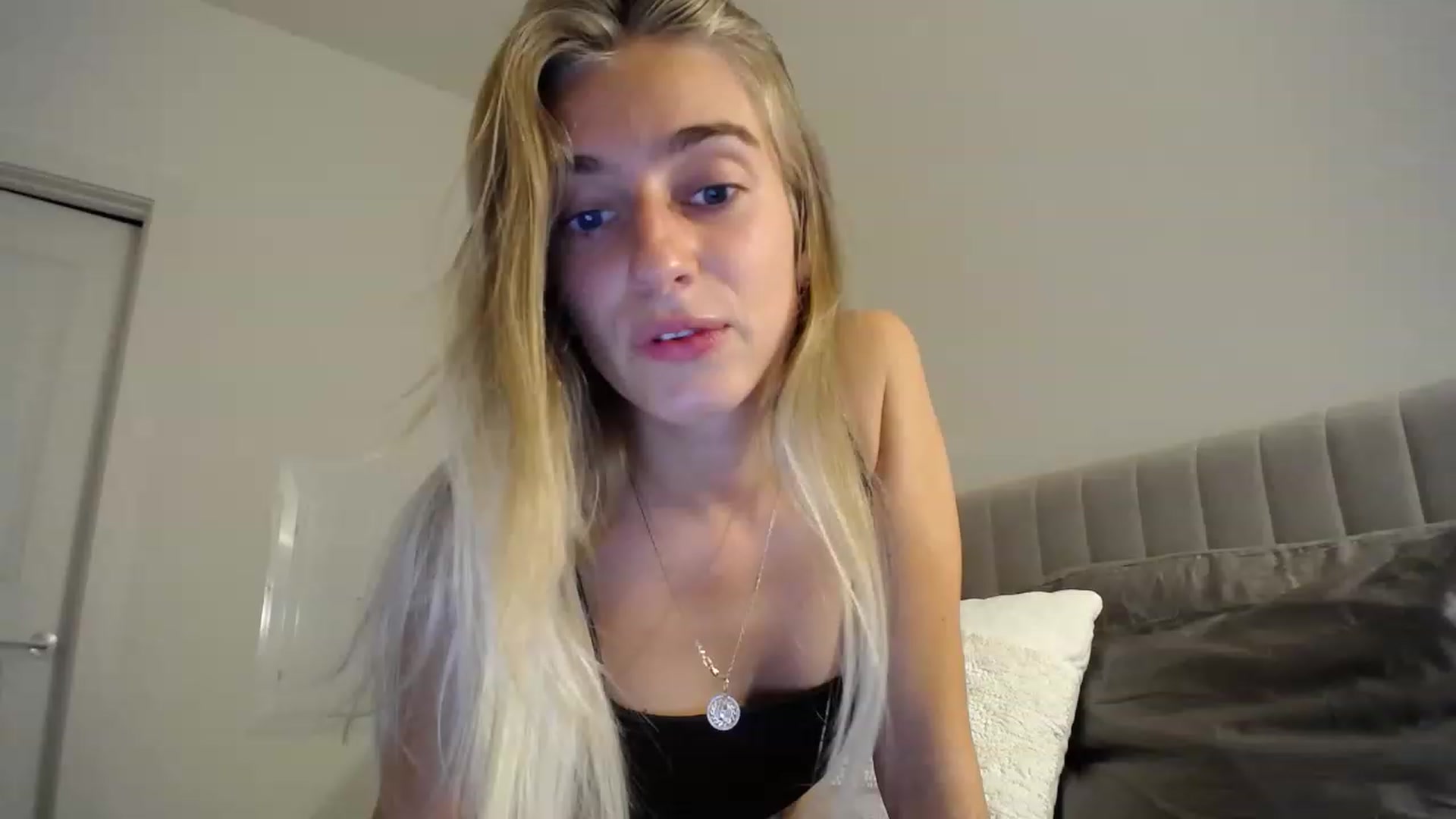 Gallery image thumbnail from Vodka_Queen's myfreecams stream on, 03/04/2023, 05:36 image 7 of 20