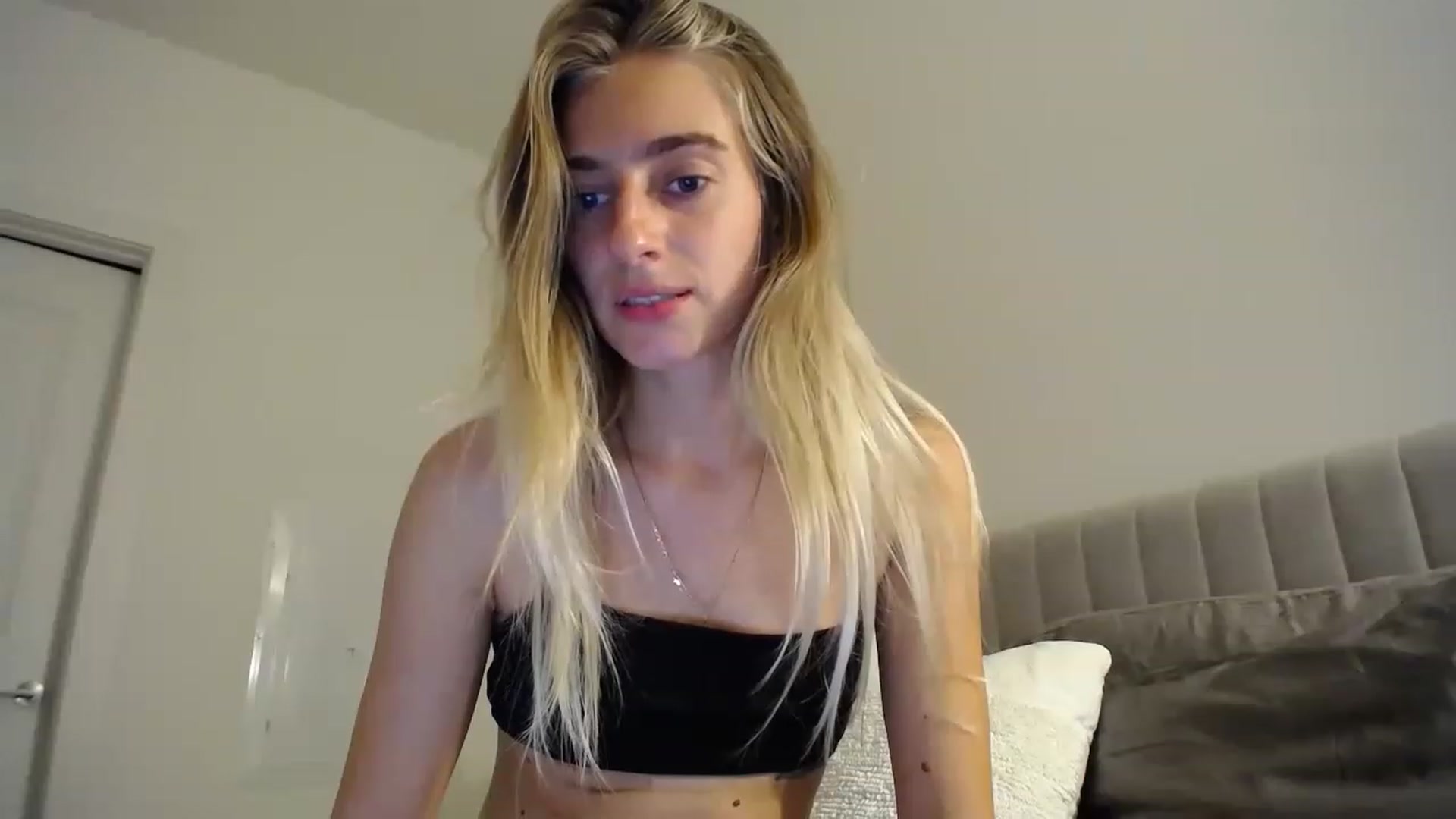Gallery image thumbnail from Vodka_Queen's myfreecams stream on, 03/04/2023, 05:36 image 10 of 20