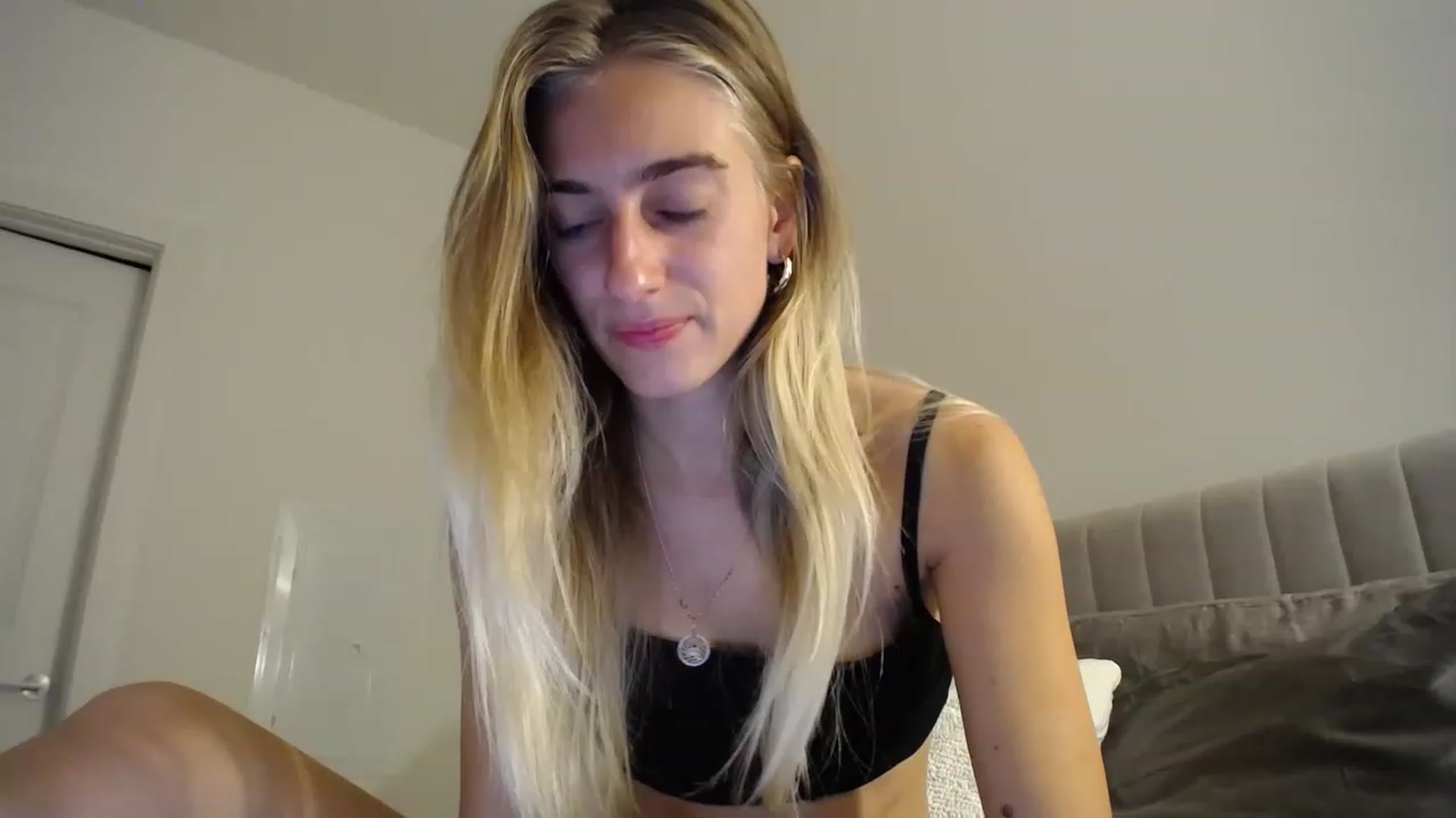 Gallery image thumbnail from Vodka_Queen's myfreecams stream on, 03/04/2023, 05:36 image 2 of 20