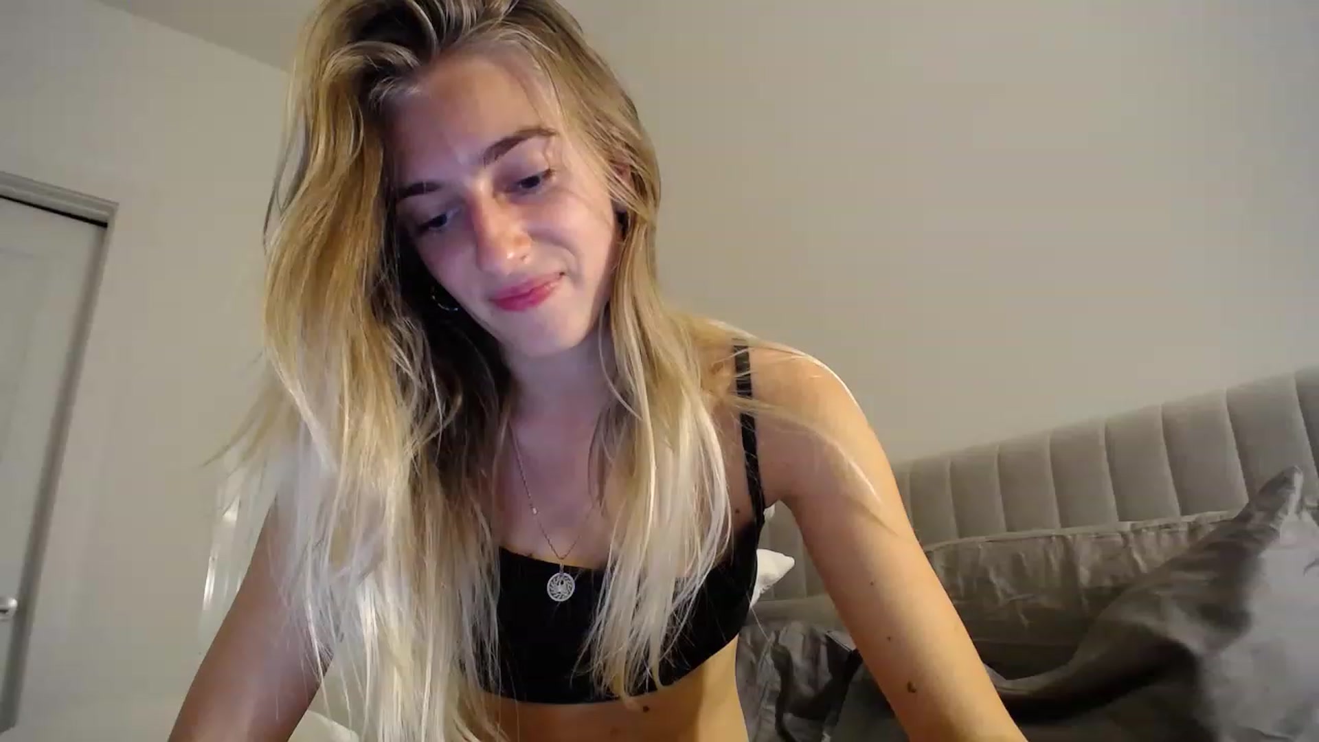 Gallery image thumbnail from Vodka_Queen's myfreecams stream on, 03/04/2023, 05:47 image 14 of 20