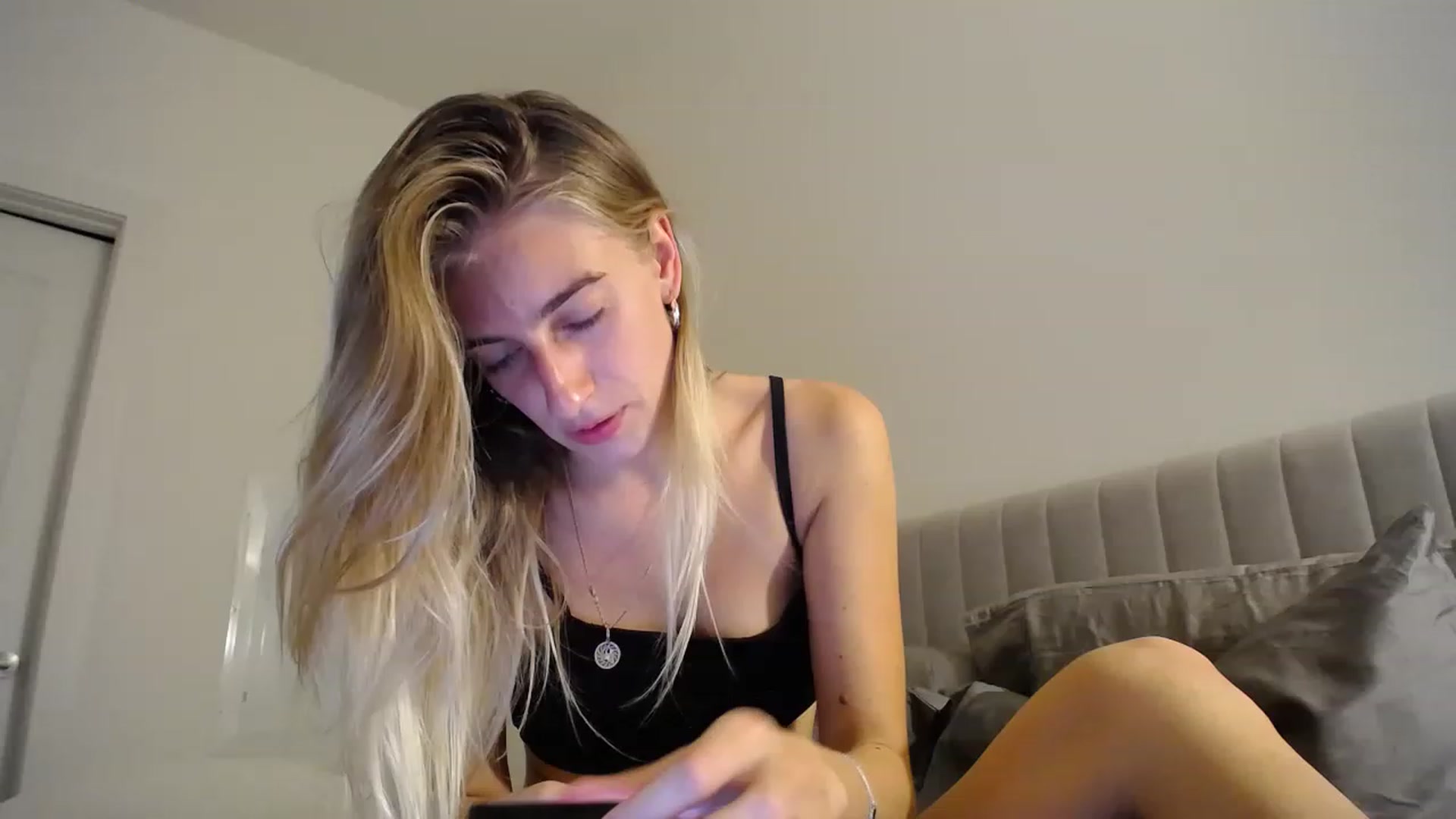 Gallery image thumbnail from Vodka_Queen's myfreecams stream on, 03/04/2023, 05:47 image 3 of 20