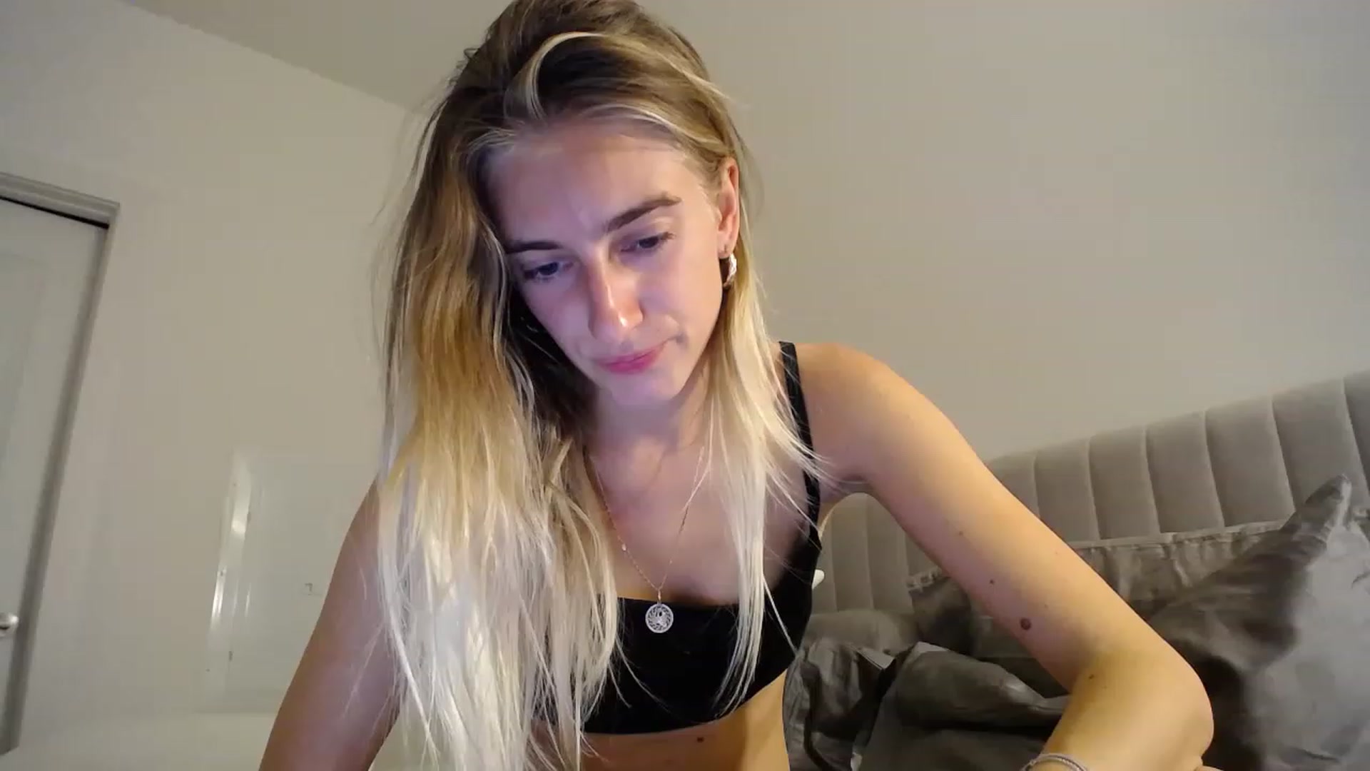 Gallery image thumbnail from Vodka_Queen's myfreecams stream on, 03/04/2023, 05:47 image 7 of 20