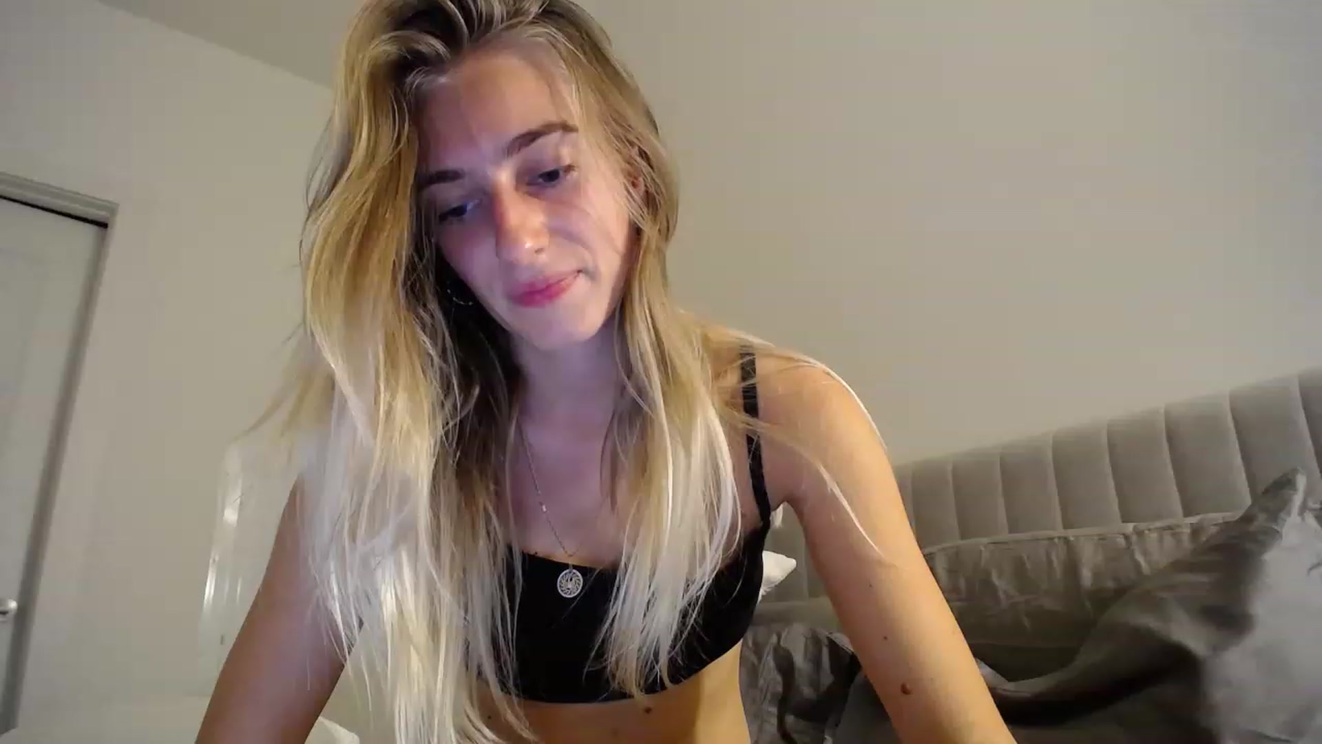 Gallery image thumbnail from Vodka_Queen's myfreecams stream on, 03/04/2023, 05:47 image 15 of 20