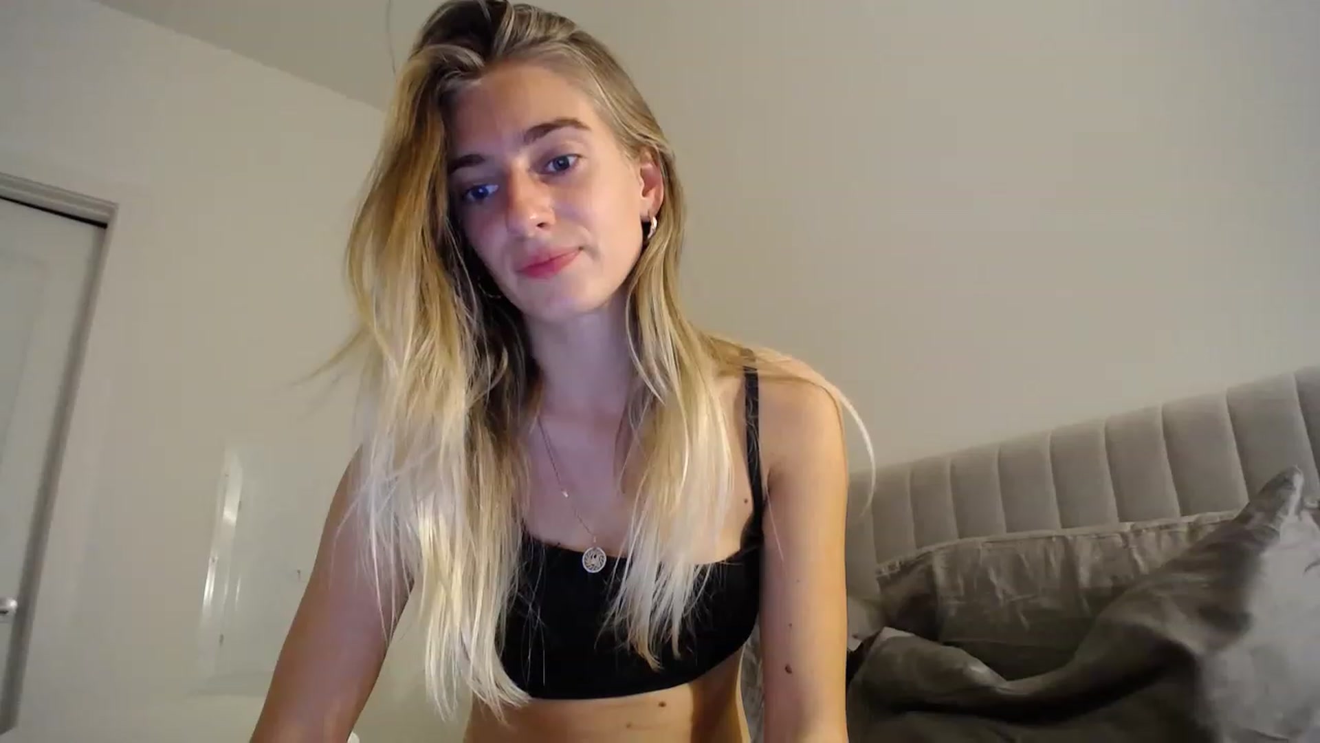 Gallery image thumbnail from Vodka_Queen's myfreecams stream on, 03/04/2023, 05:47 image 11 of 20