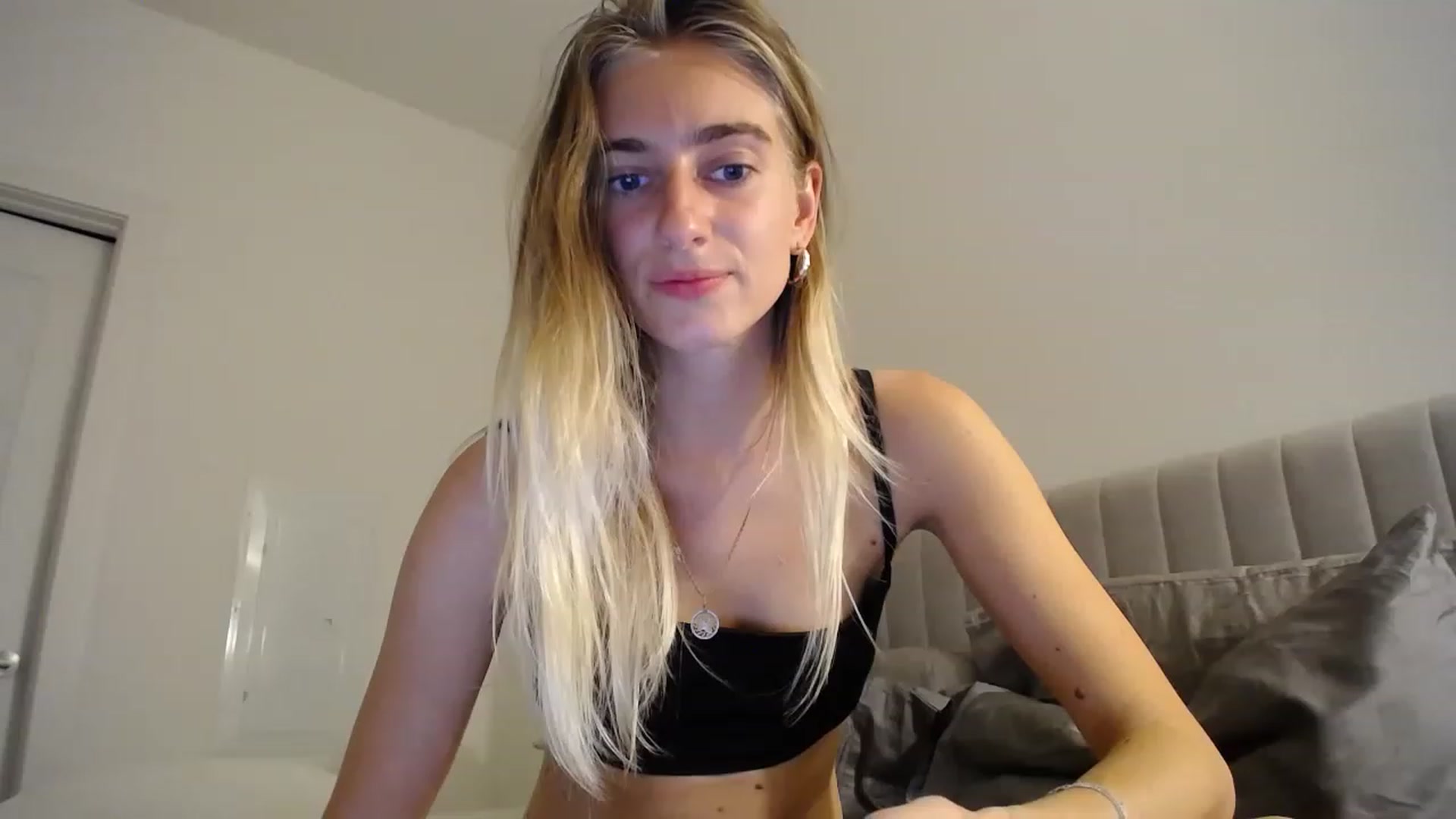 Gallery image thumbnail from Vodka_Queen's myfreecams stream on, 03/04/2023, 05:47 image 8 of 20