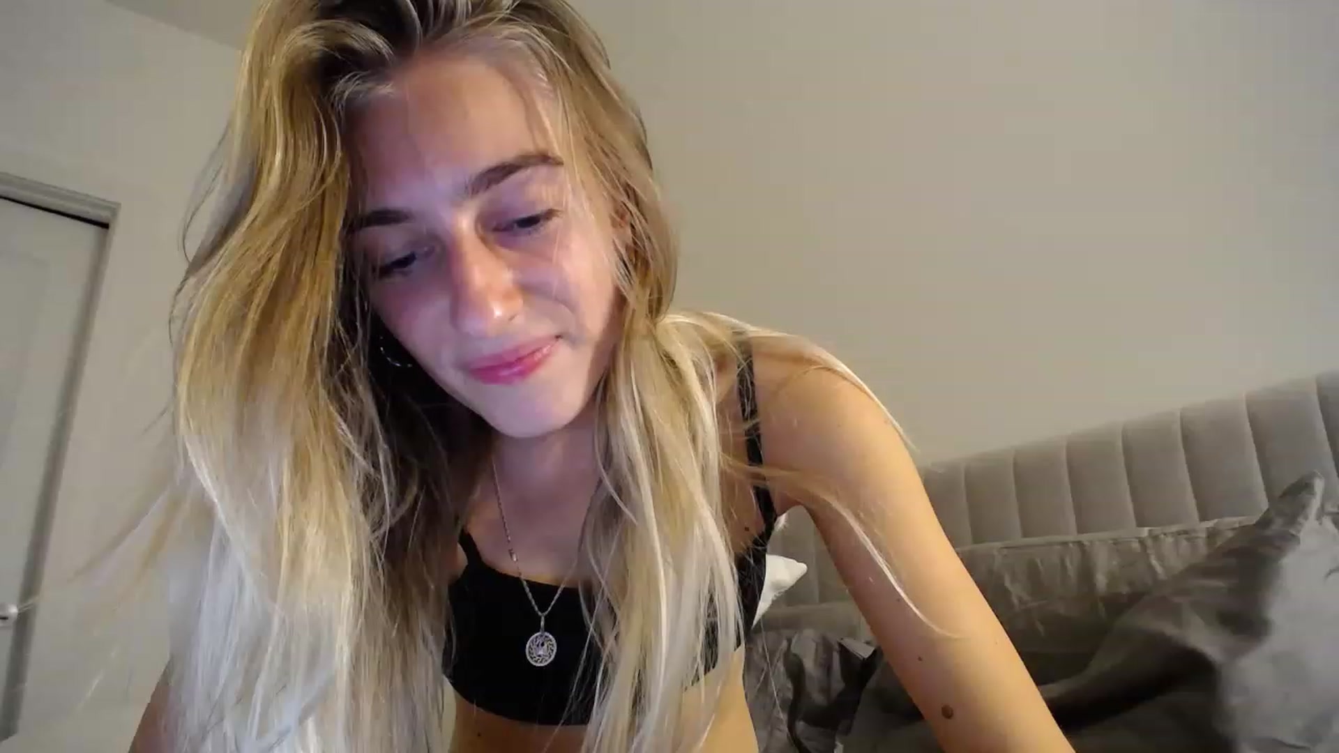 Gallery image thumbnail from Vodka_Queen's myfreecams stream on, 03/04/2023, 05:47 image 16 of 20