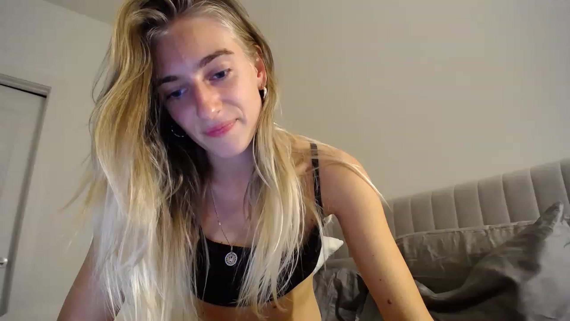 Gallery image thumbnail from Vodka_Queen's myfreecams stream on, 03/04/2023, 05:47 image 17 of 20