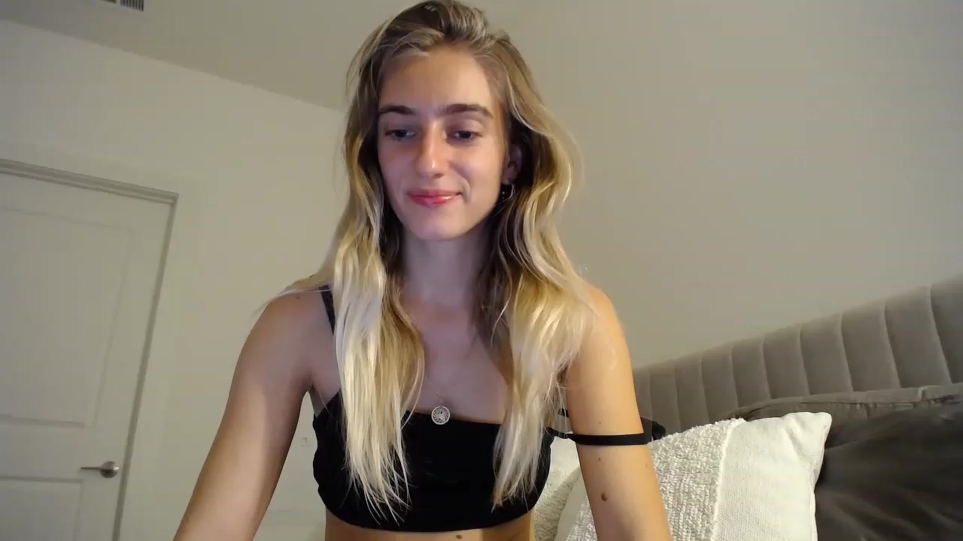 Gallery image thumbnail from Vodka_Queen's myfreecams stream on, 03/04/2023, 07:42 image 4 of 20