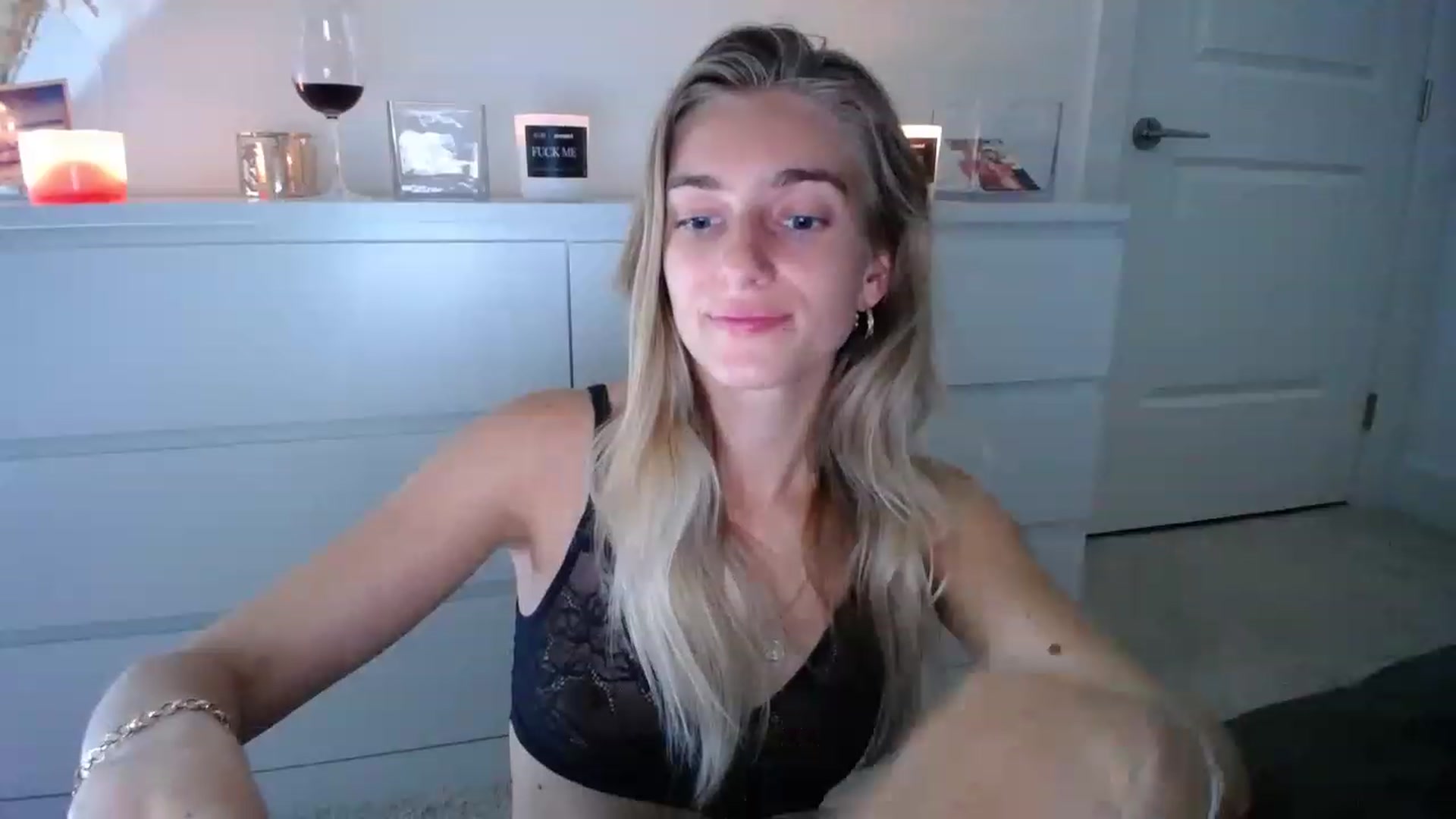 Gallery image thumbnail from Vodka_Queen's myfreecams stream on, 03/05/2023, 02:30 image 19 of 20